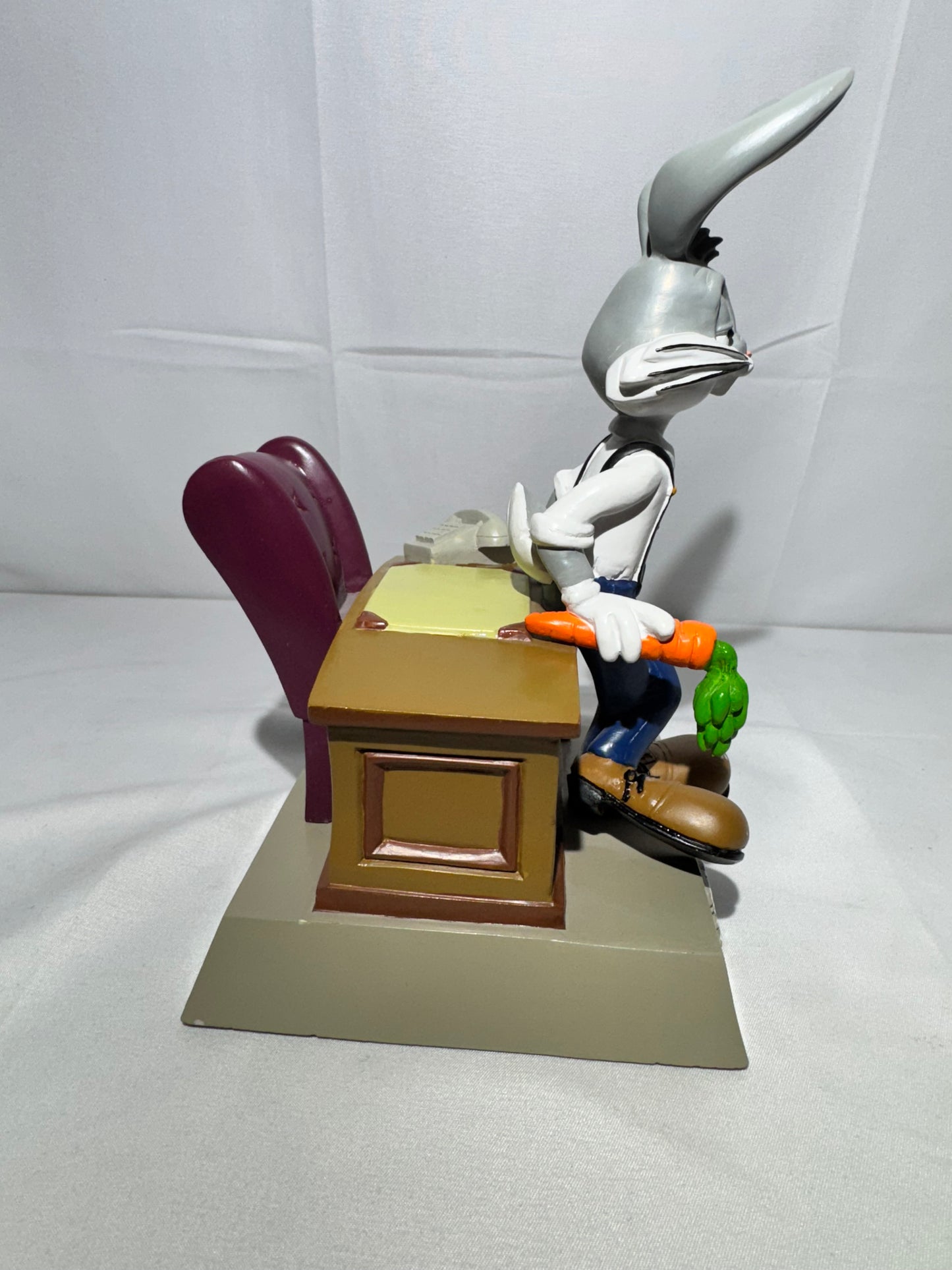 Looney Tunes Warner Bros. Bugs Bunny Statue “The Stress Never Ends” Desk Scene 1990s