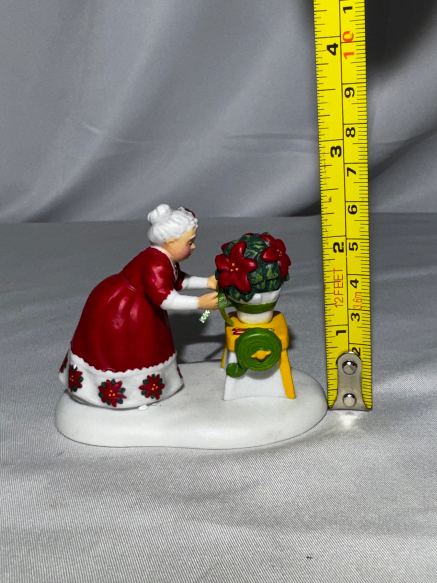 Department 56 Mrs. Claus’ Perfect Poinsettias #56.57212 North Pole Retired