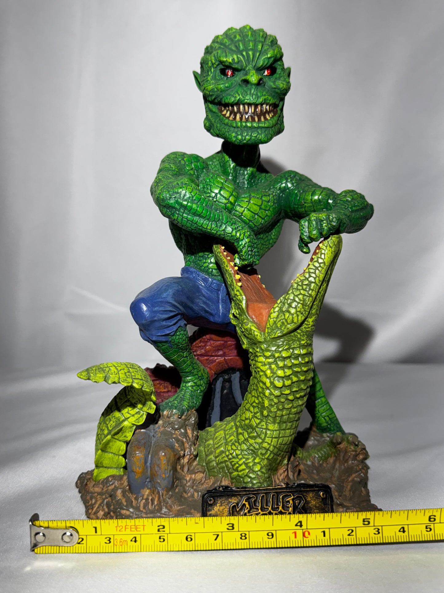 Monogram Masterworks 2004 DC Villains Killer Croc Headstrong Dynamic Bobble Head