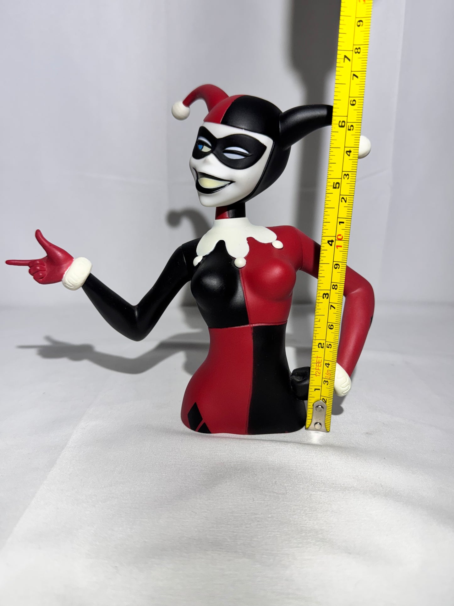 Harley Quinn Vinyl Bust Bank – Batman: The Animated Series – DC Comics / Warner Bros.