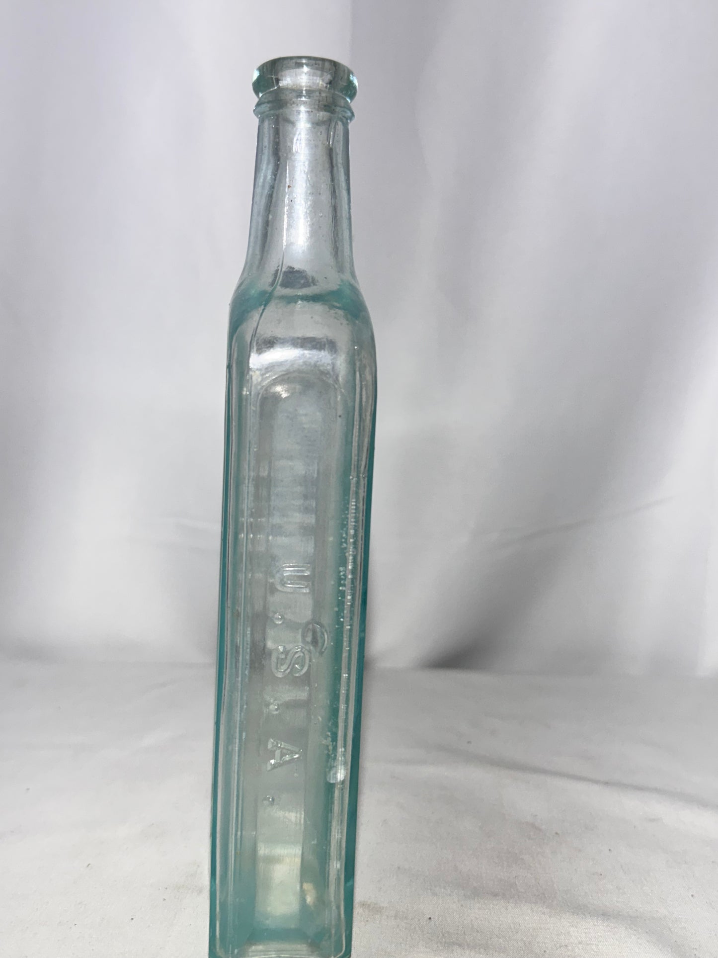 Vintage Hamlin’s Wizard Oil Embossed Glass Bottle – Antique Patent Medicine (1800s–Early 1900s)