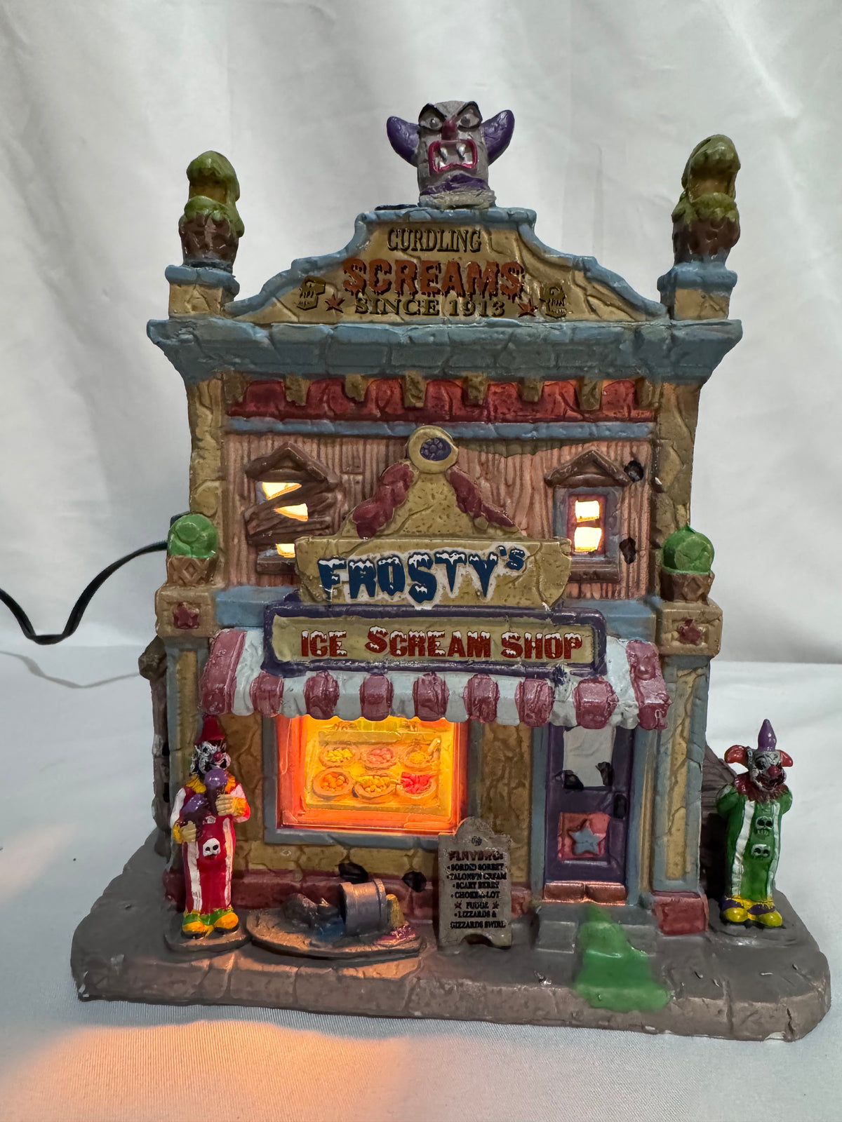 Lemax Spooky Town Frosty’s Ice Scream Shop #25370 – Retired 2012–2015 – Original Box
