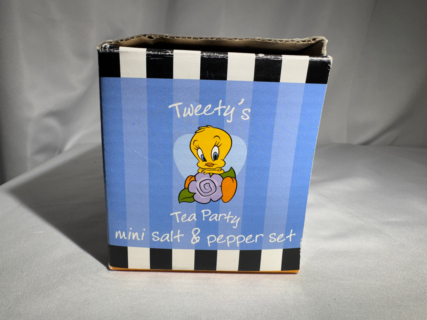 Vintage 1999 Tweety’s Tea Party Mini Salt & Pepper Set – Warner Bros. Studio Store – Original Box