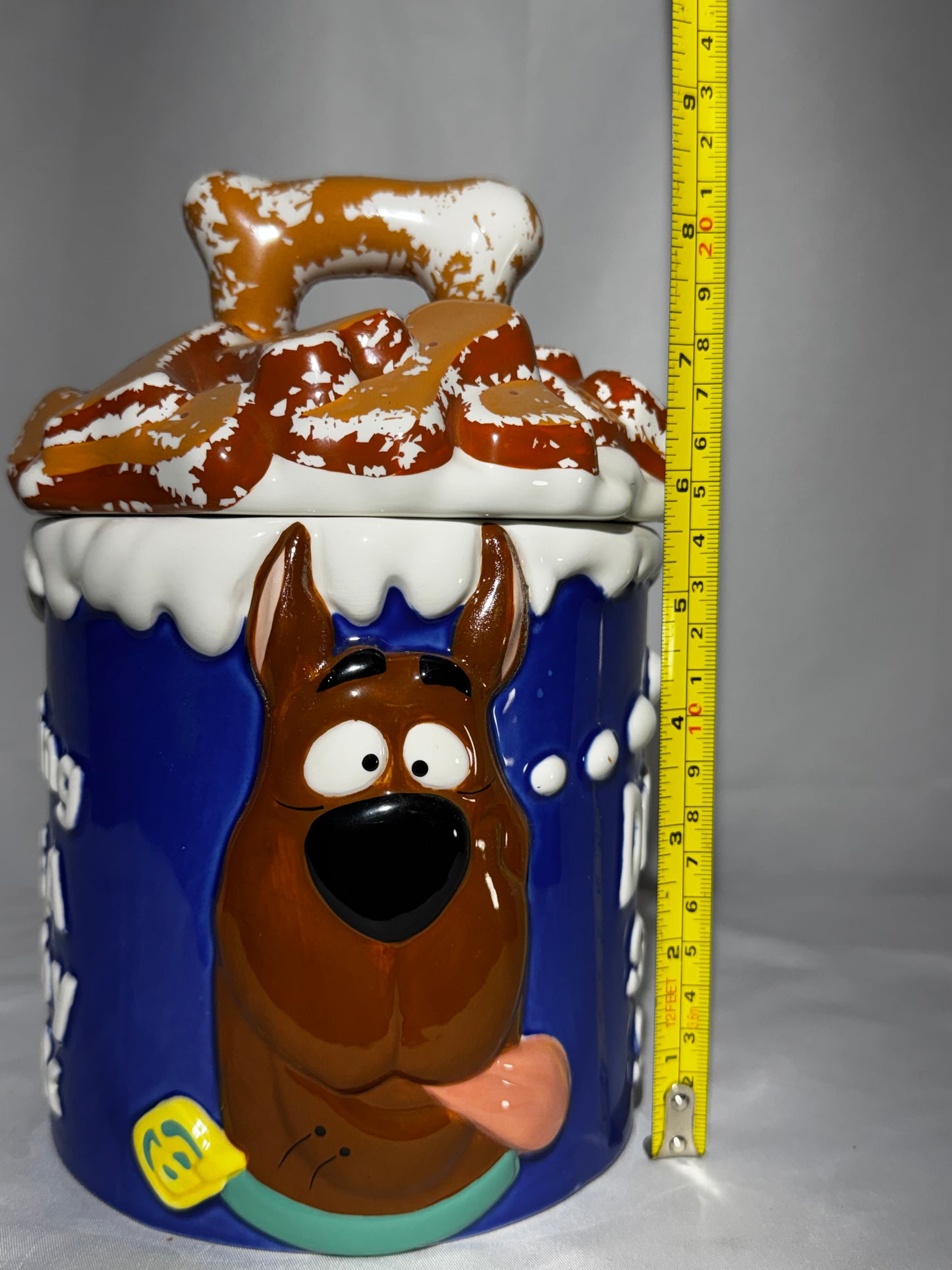 Vintage 1997 Warner Bros. Scooby-Doo Dreaming of a Scooby Snack Cookie Jar Ceramic