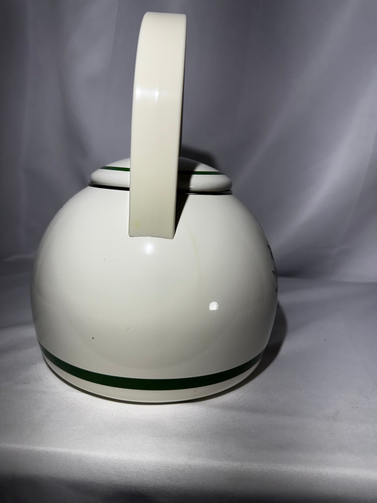Spode Christmas Tree Enamel on Steel Whistling Tea Kettle 2.2 Qt w/ Original Box Holiday