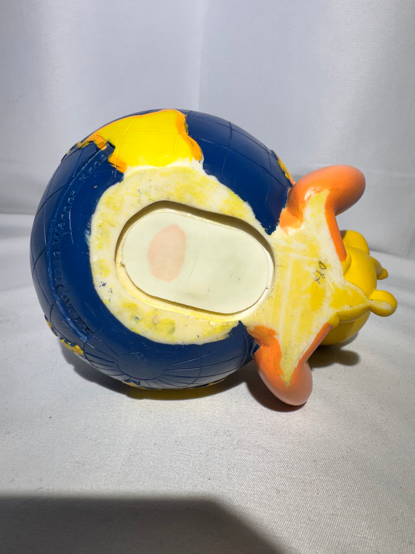 Tweety Bird with world Globe Bank – Warner Bros. 1999
