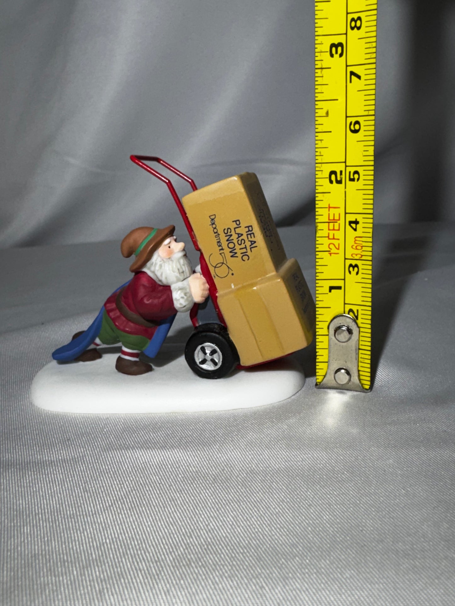 Department 56 North Pole Village Delivering Real Plastic Snow #56435 Elf w/ Box