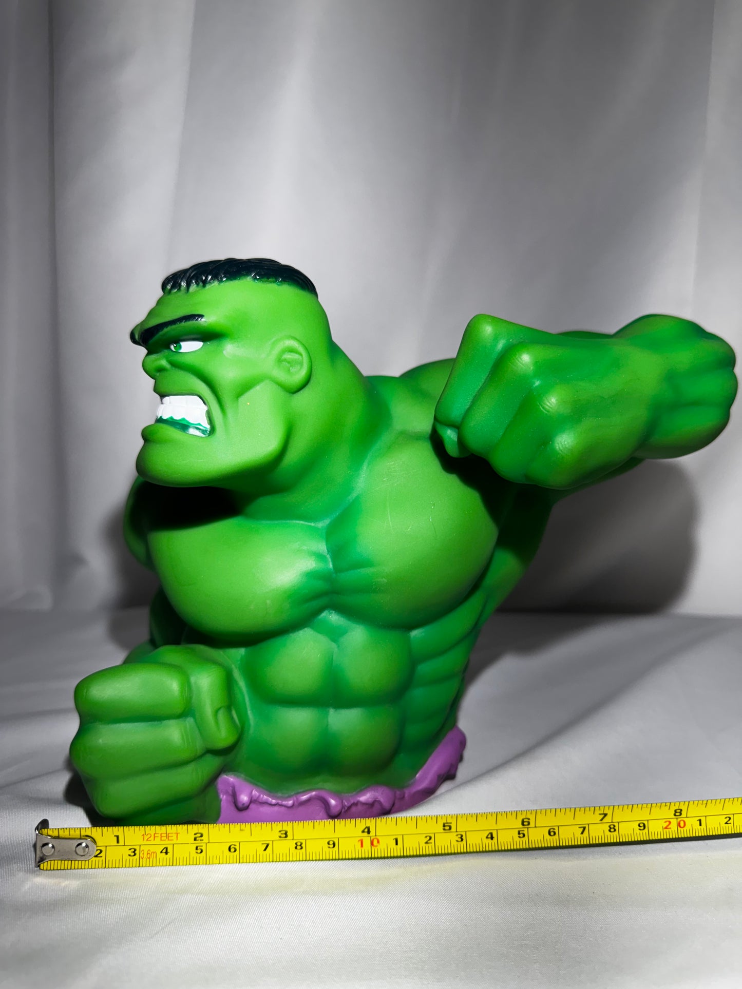 Vintage 1999 Marvel Incredible Hulk PVC Bust Piggy Bank 7.5” Plastic Comic Collectible