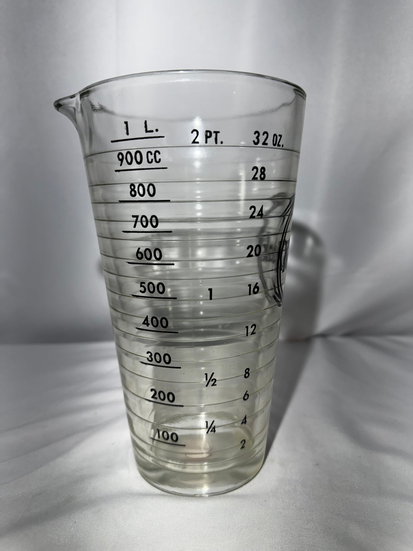 Vintage Kodak Darkroom Graduate Glass Measuring Pitcher 1 Liter 32oz Photo Lab