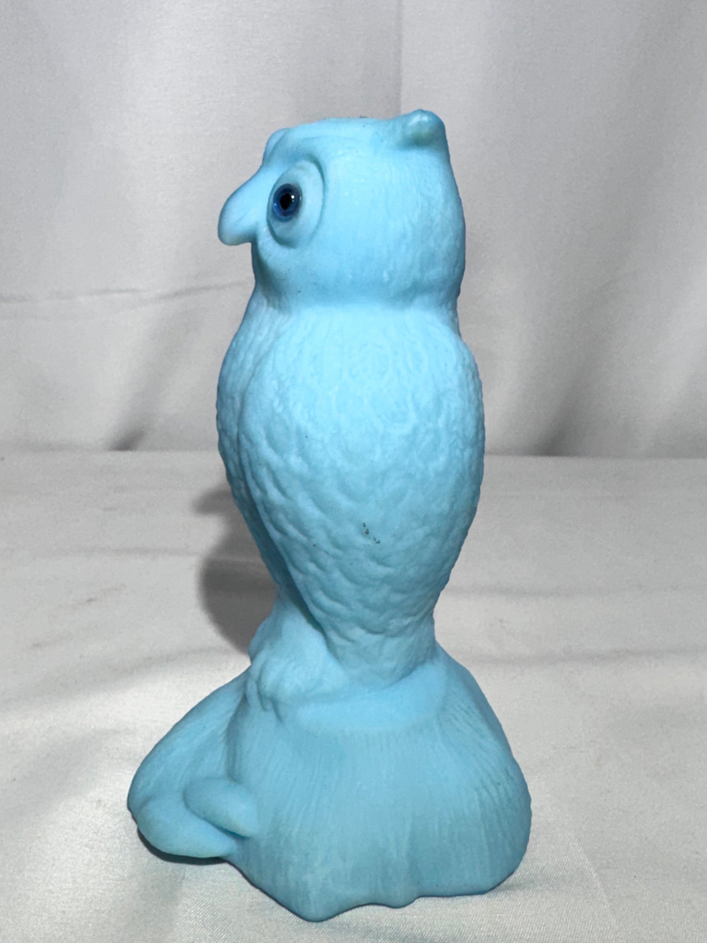 Vintage Westmoreland Satin Glass Owl Figurine / Paperweight – Light Blue