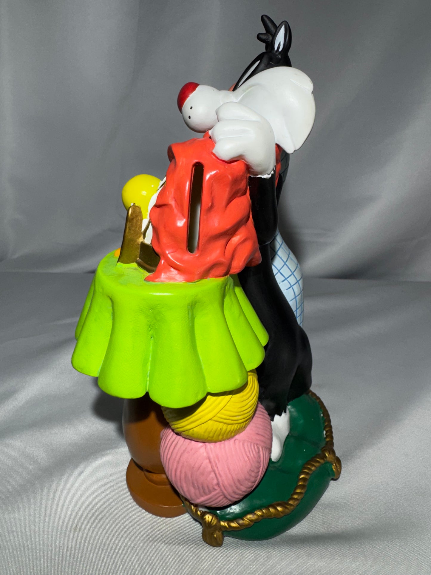 1997 Warner Bros Looney Tunes Sylvester Tweety Piggy Bank Resin Coin Bank 8” RARE