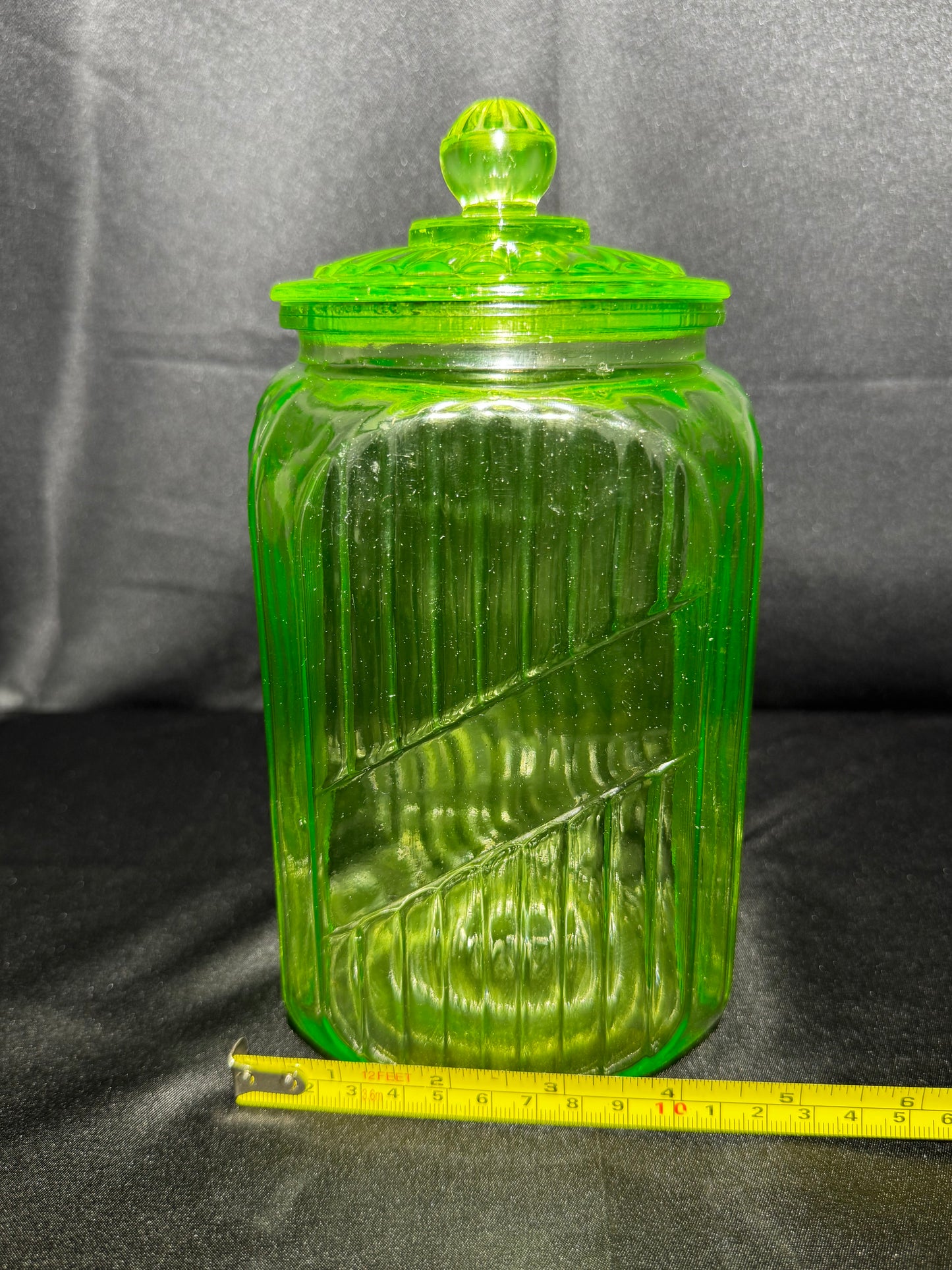 1930s Anchor Hocking Green Glass Kitchen Canister Original Lid Uranium Glass