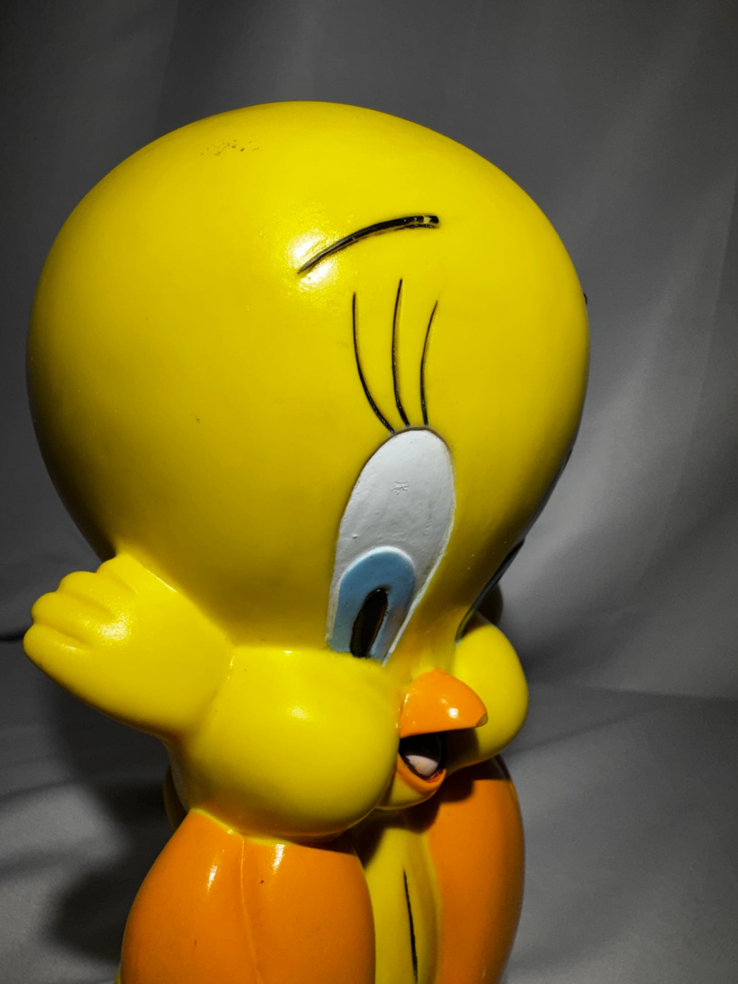 1996 Six Flags Warner Bros Tweety Bird Piggy Bank Resin Plastic Coin Bank 7.5” Vintage