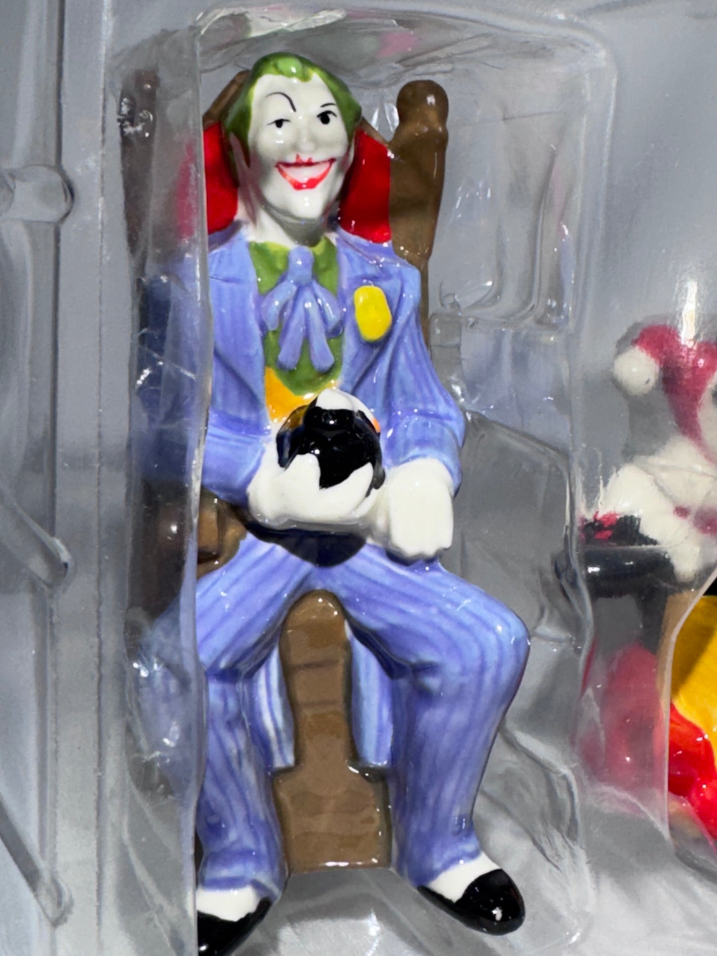 Vintage 2019 Enesco DC Comics Joker & Harley Quinn Salt & Pepper Shaker Set – Original Box