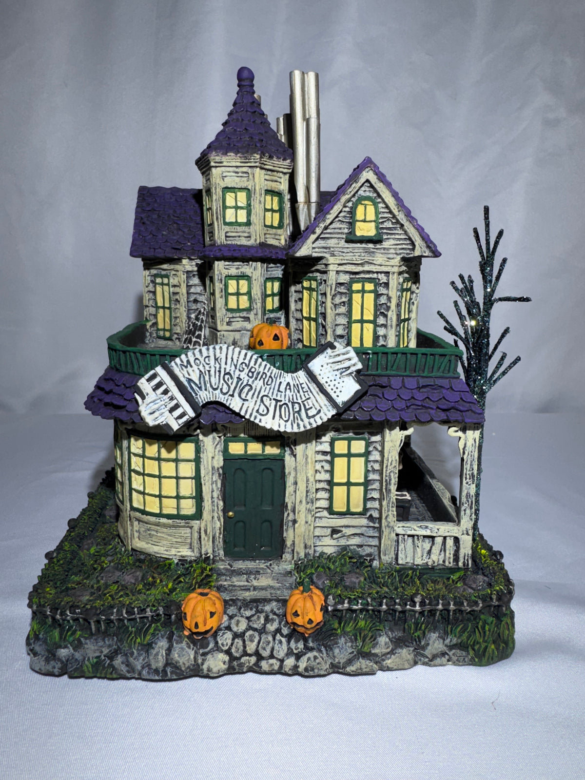 Hawthorne Village The Munsters Mockingbird Lane Music Store – A0201 – Halloween Village