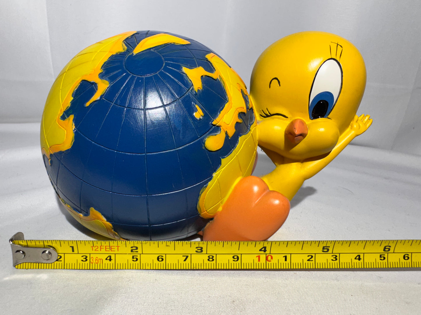 Tweety Bird with world Globe Bank – Warner Bros. 1999