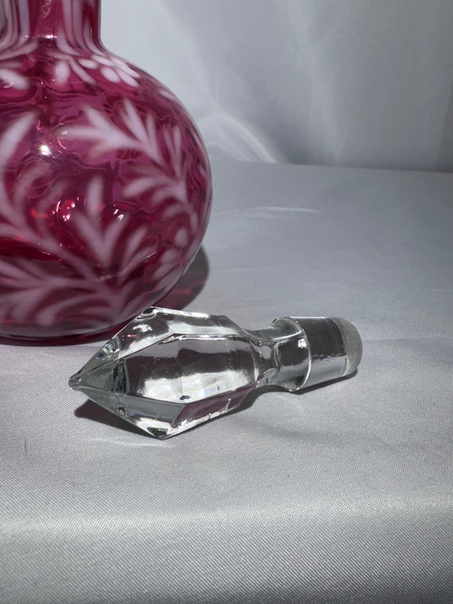 Vintage Cranberry Opalescent “Daisy & Fern” Glass Cruet – Ruffled Top & Faceted Stopper