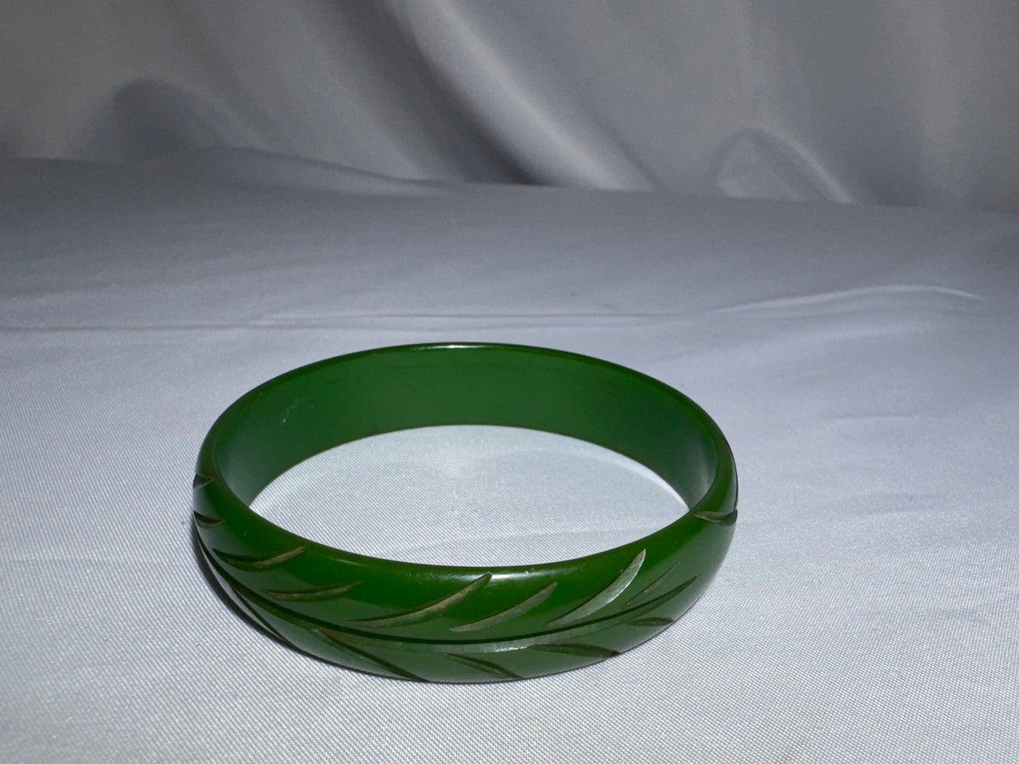 Vintage Carved Translucent Spinach Green Bakelite/Catalin Bengal – Rare Antique Jewelry