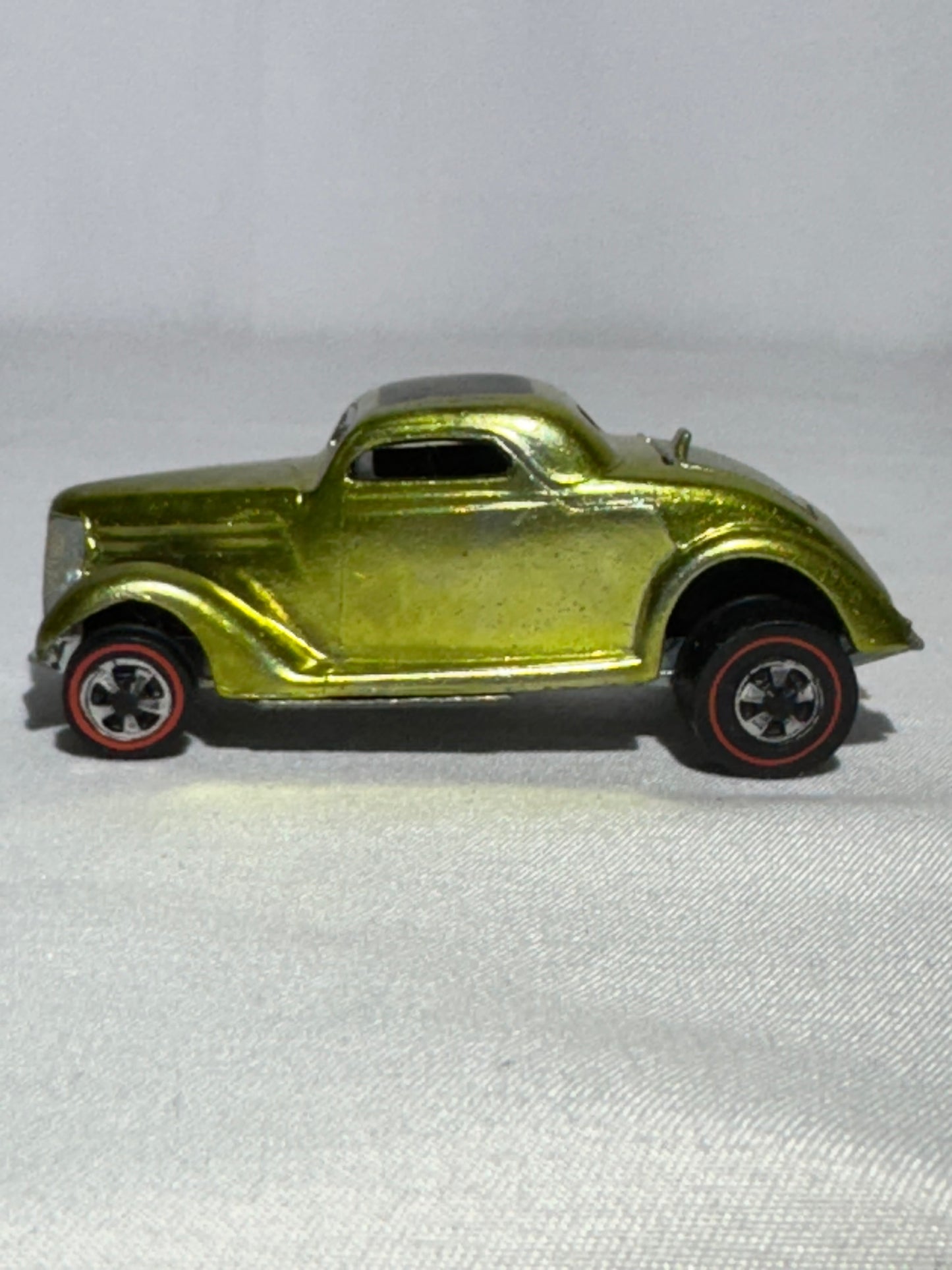 Hot Wheels Redline Classic ’36 Ford Coupe Antifreeze Lime