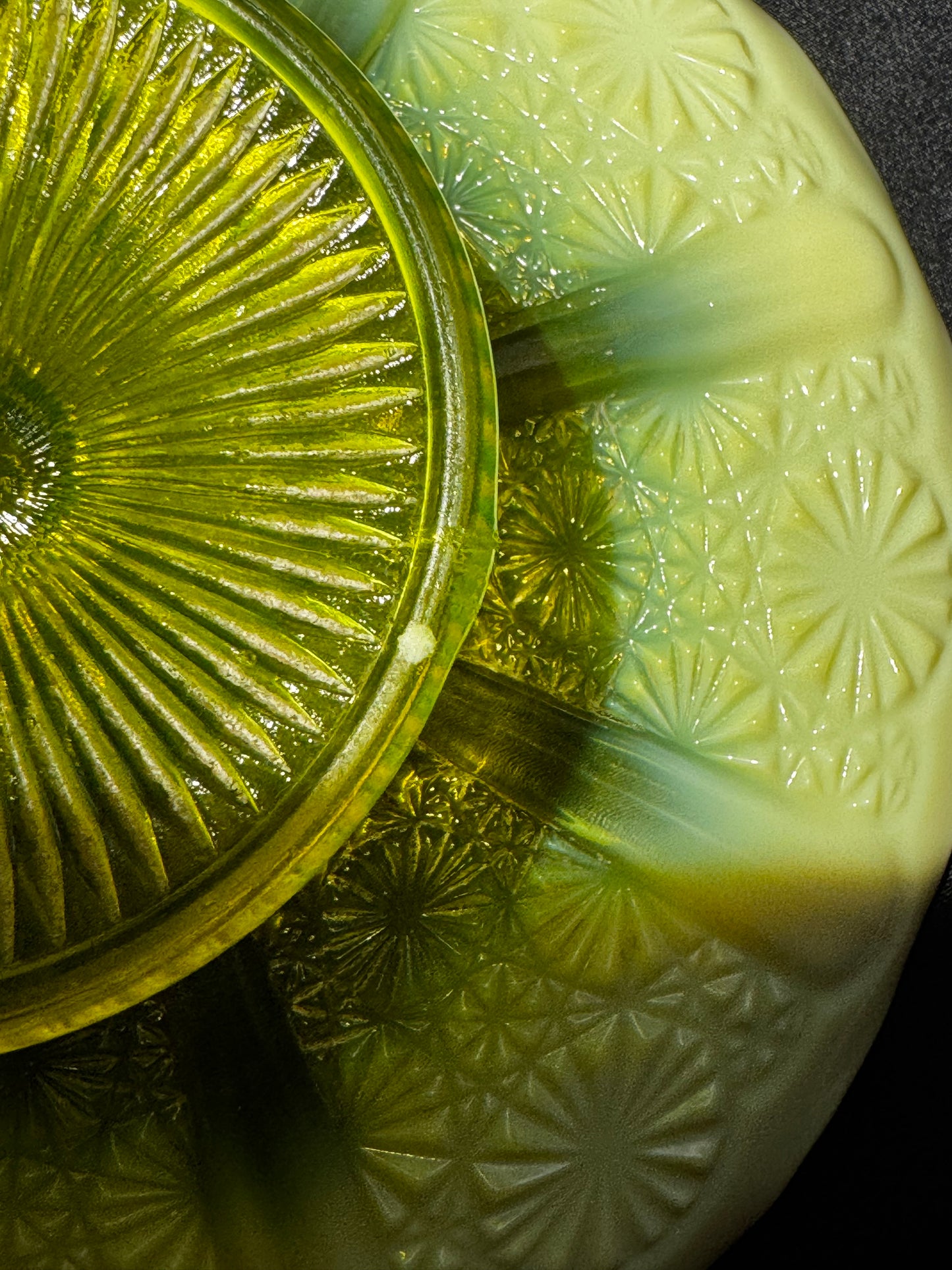 Vintage Uranium Glass Pedestal Cake Stand – Davidson Glass Co. – Victorian Era (c. 1890–1900s)