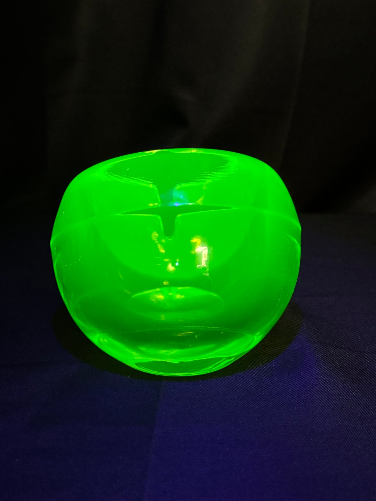 Vintage Viking Uranium Glass Orb Ashtray UV Reactive Green MCM 3.5” Glow Glass￼
