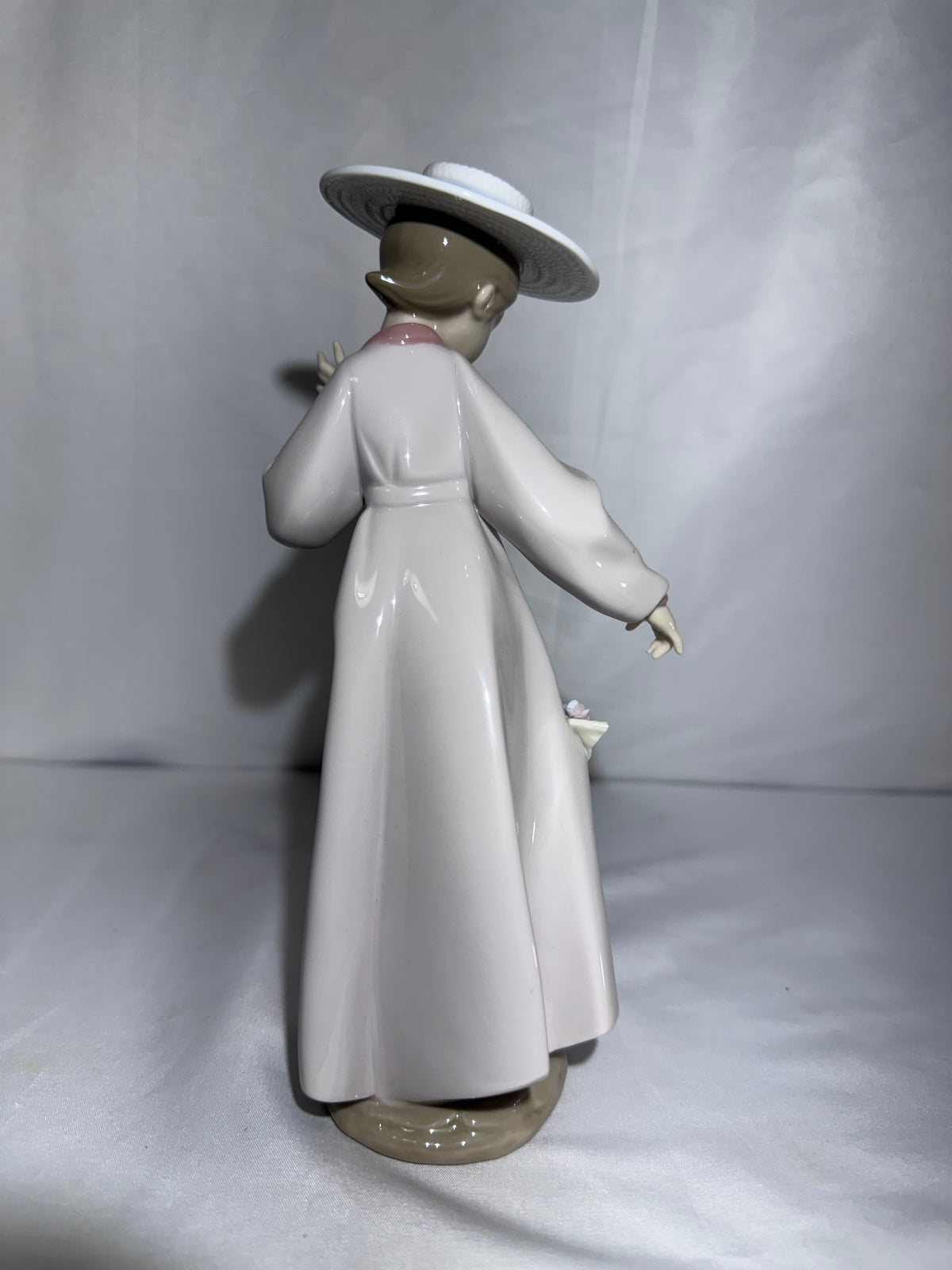 Lladró Hello Friend! #6414 Porcelain Figurine – Salvador Debón – Damaged