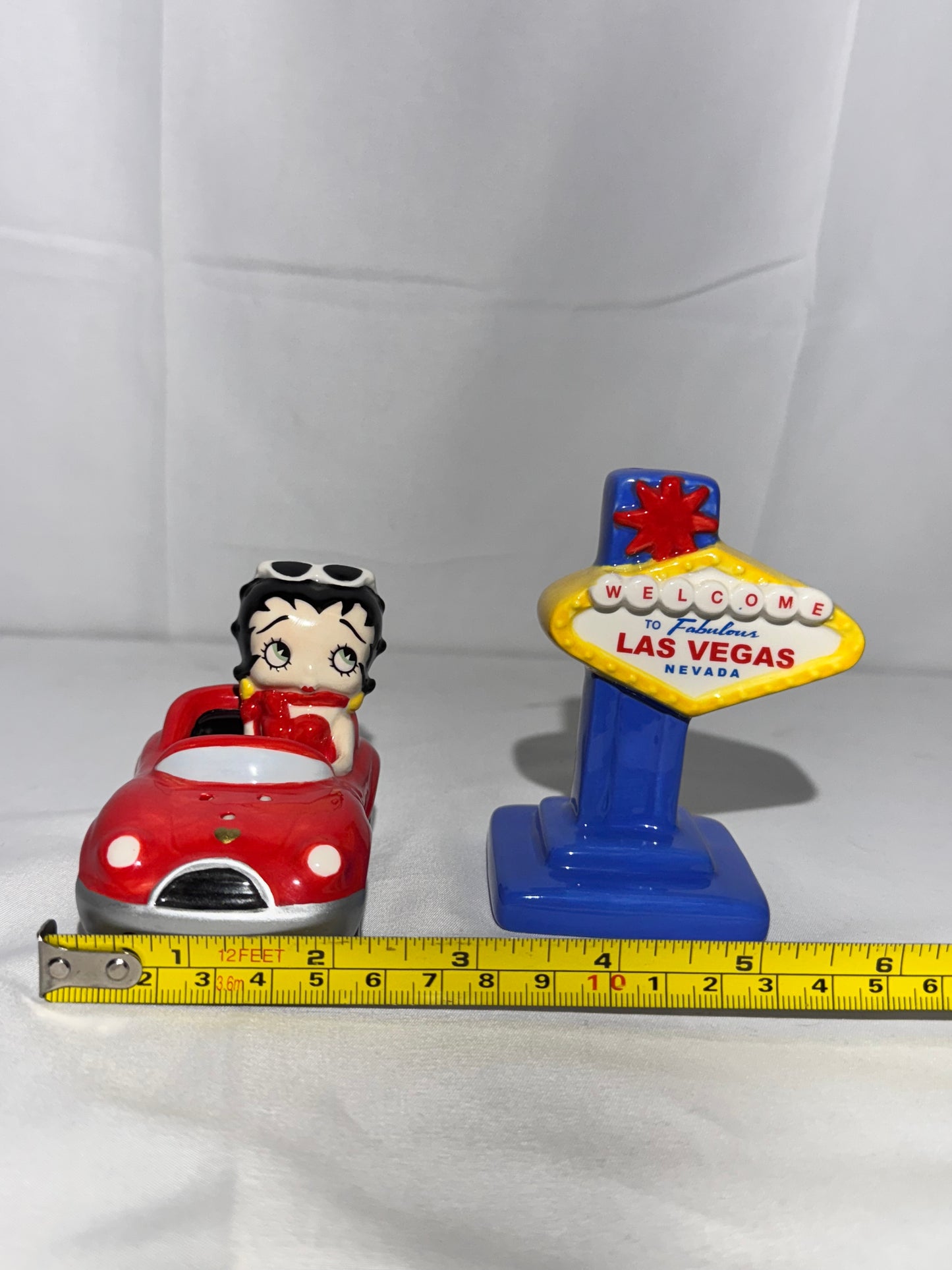 V intage 2008 Betty Boop Salt & Pepper Shaker Set – Betty in Red Corvette & Las Vegas Sign by Vandor