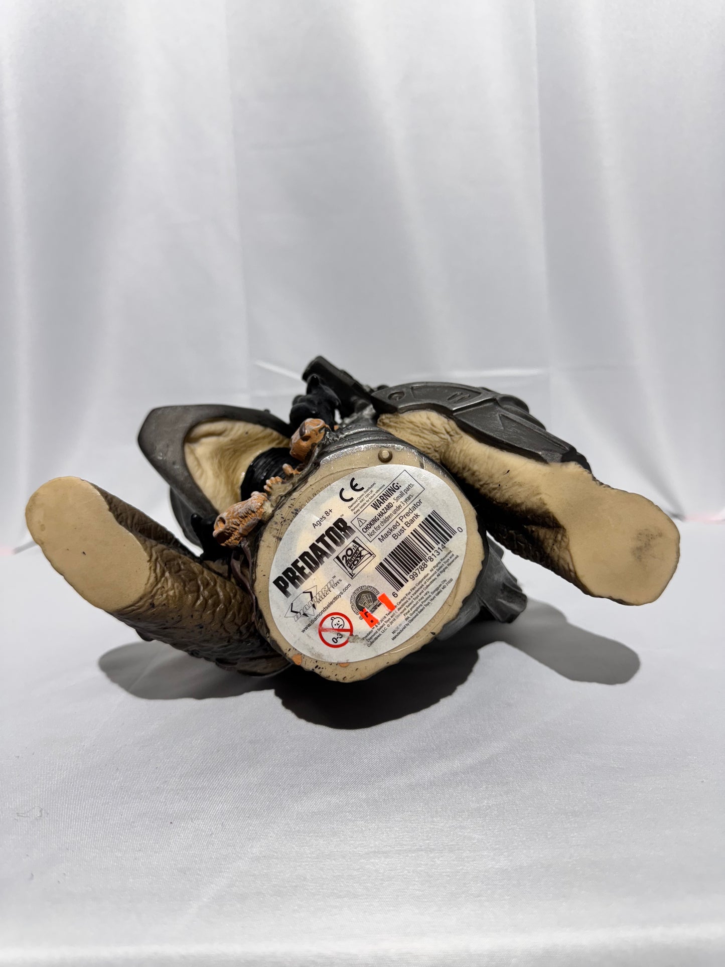 Masked Predator Bust Bank – Diamond Select Toys (2016)