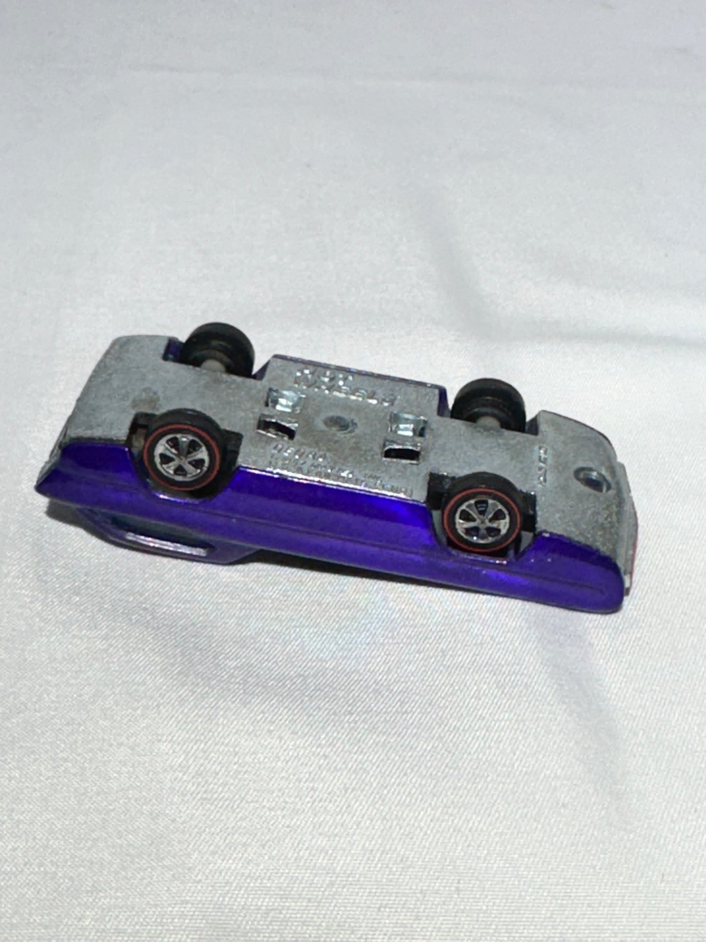 Vintage Hot Wheels Redline Deora – 1967 Original– Spectraflame Purple