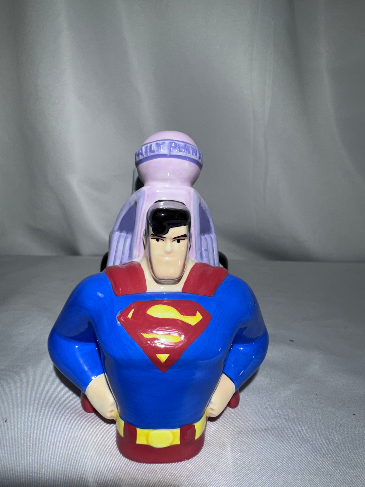 1999 DC Comics Batman & Superman Back-to-Back Salt & Pepper Shakers – Warner Bros. Studio Store