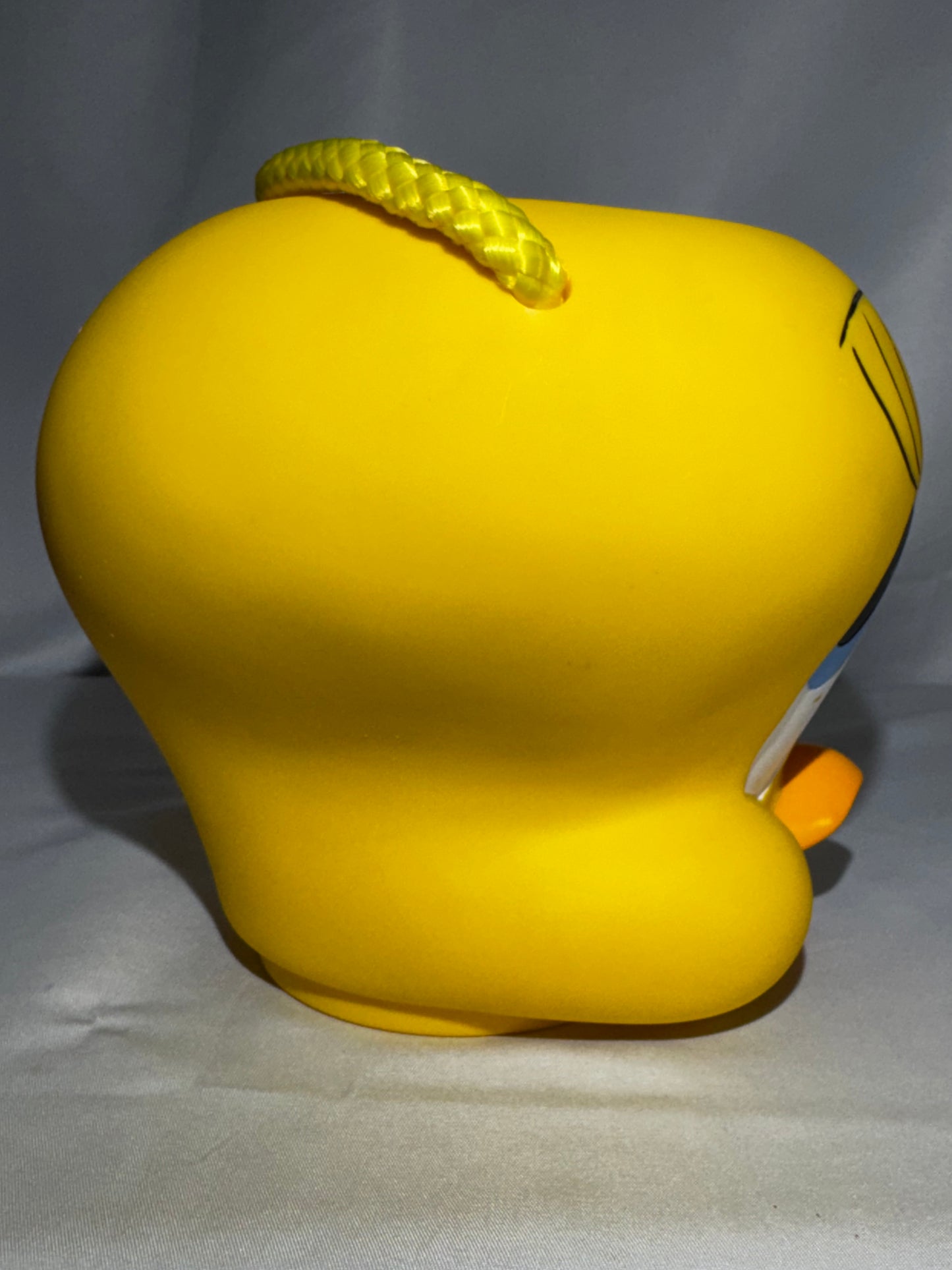 Vintage 1997 Warner Bros. Applause Tweety Bird Bucket / Container
