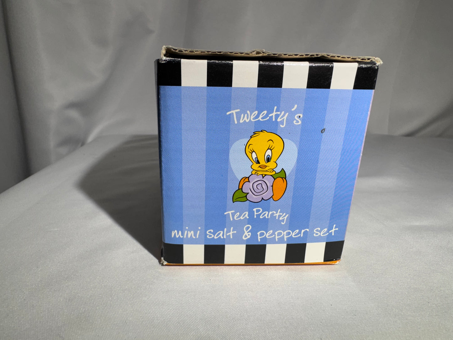 Vintage 1999 Tweety’s Tea Party Mini Salt & Pepper Set – Warner Bros. Studio Store – Original Box