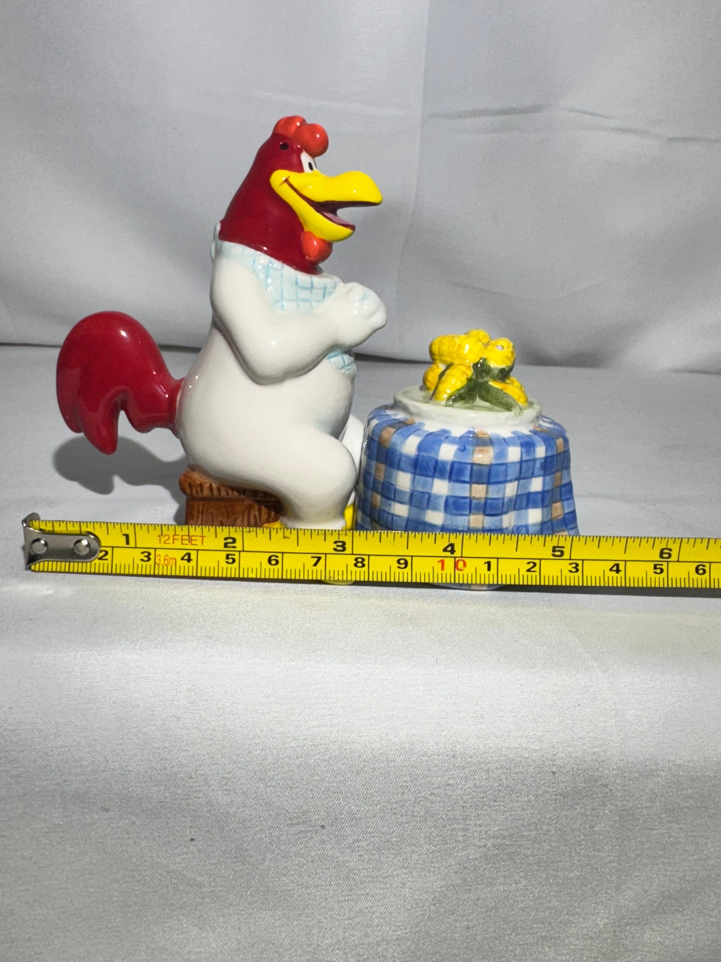 Looney Tunes Warner Brothers Foghorn Leghorn Magnetic Salt & Pepper Shakers – With Stoppers