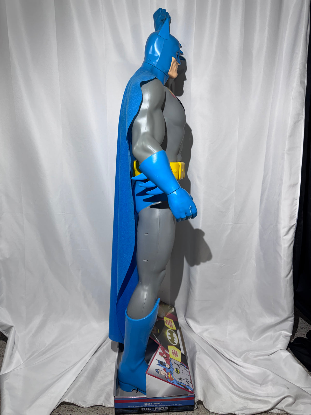 48” JAKKS Pacific DC Comics Big-Figs Batman – Giant Action Figure – Light-Up Bat-Signal – NOS