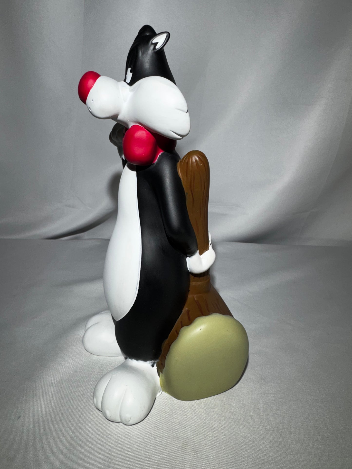 Vintage 1998 Warner Bros. Looney Tunes Sylvester Resin Piggy Bank