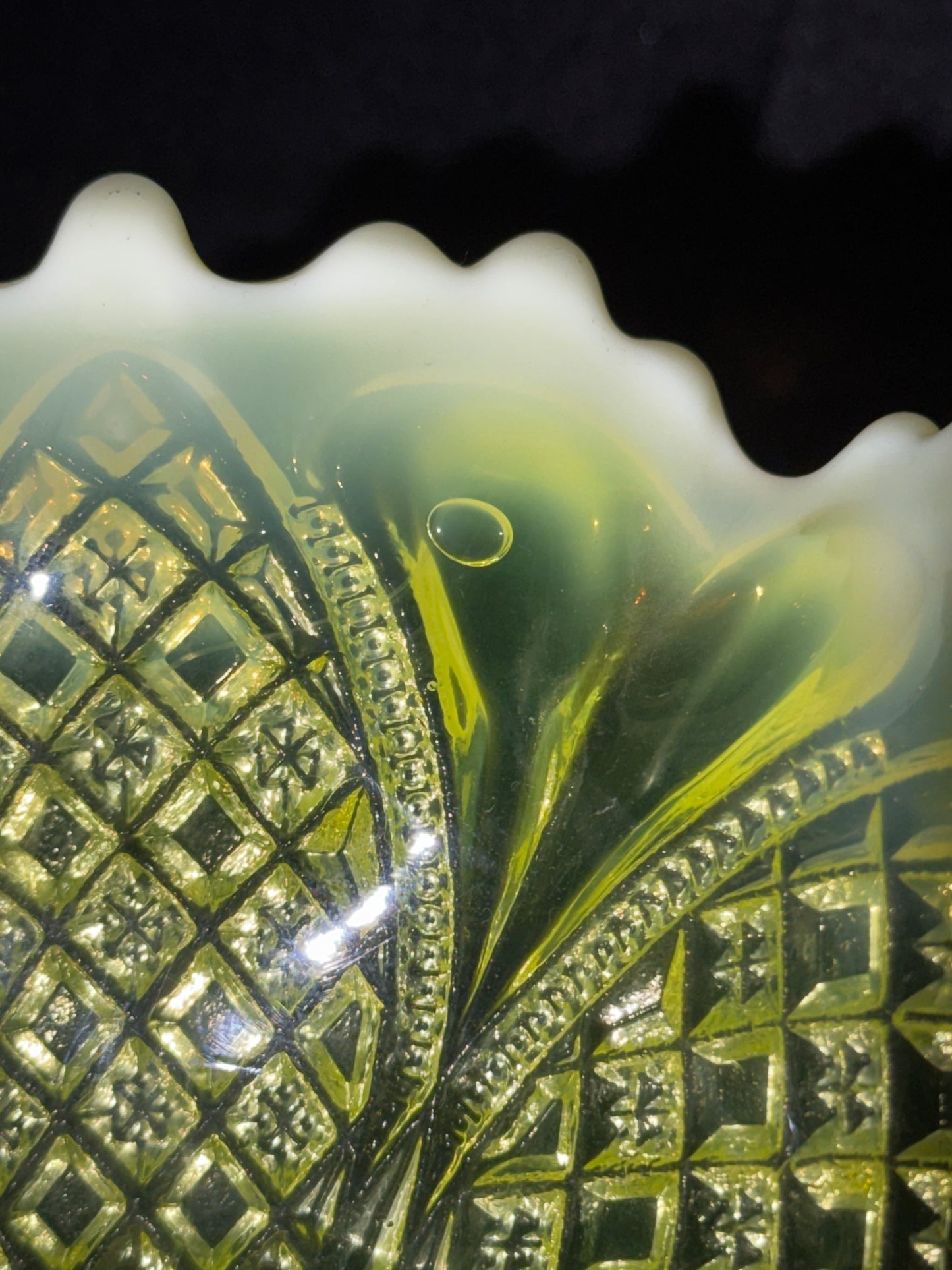 Victorian Davidson Uranium Glass Compote Bowl Queen’s Crown Primrose Pearline Opalescent Rim