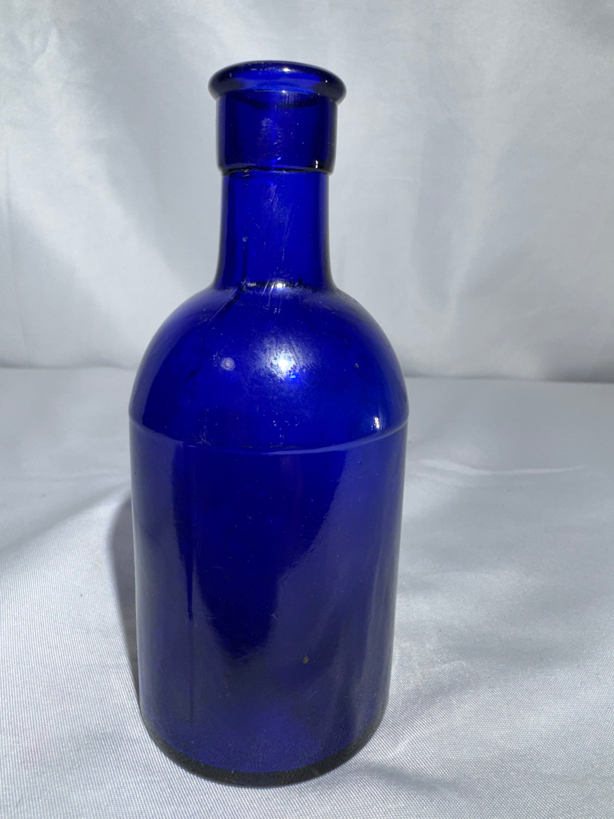 Vintage Cobalt Blue Glass Apothecary Medicine Bottle – Unmarked – 5 Inches Tall