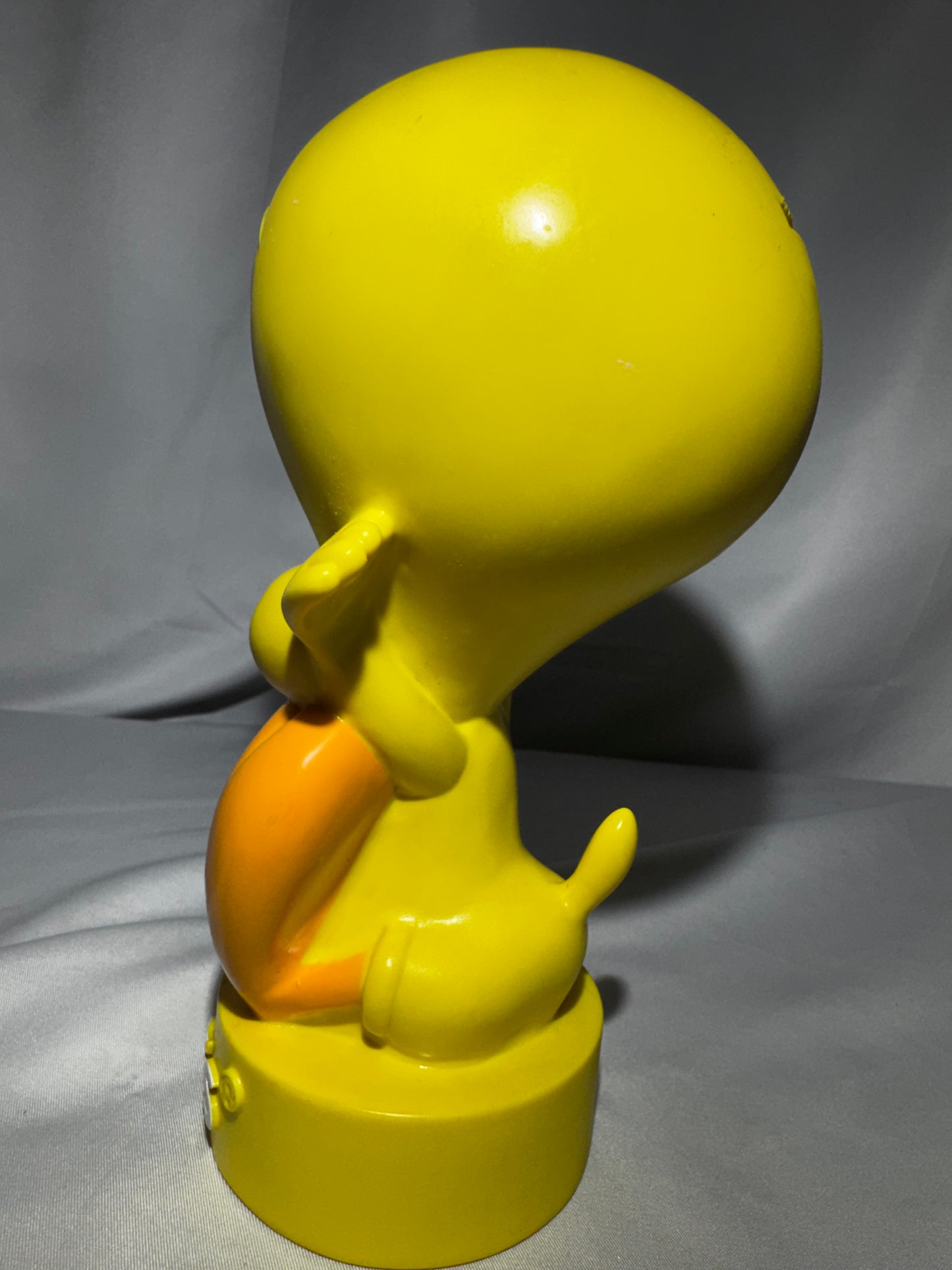 1996 Six Flags Warner Bros Tweety Bird Piggy Bank Resin Plastic Coin Bank 7.5” Vintage