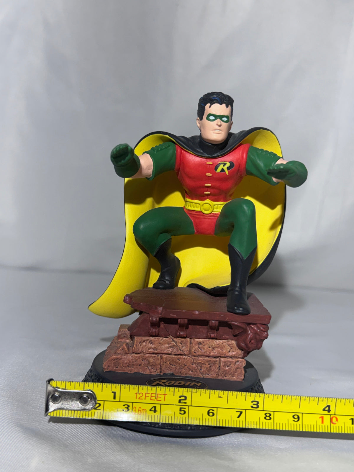 Hallmark 1996 DC Super Heroes Modern Era Robin Figurine – “World’s Bravest Teenager”