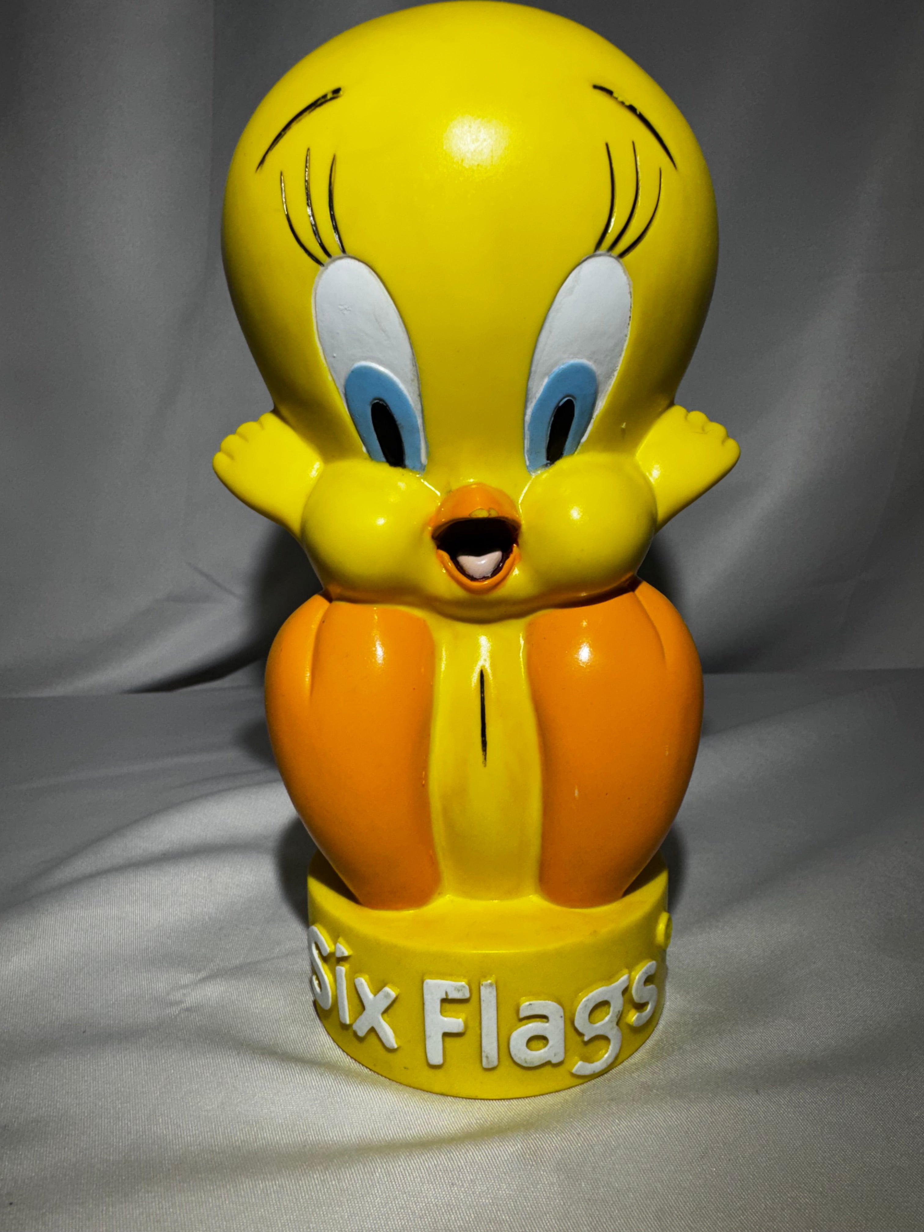 Looney Tunes – Timeless Treasures Hub