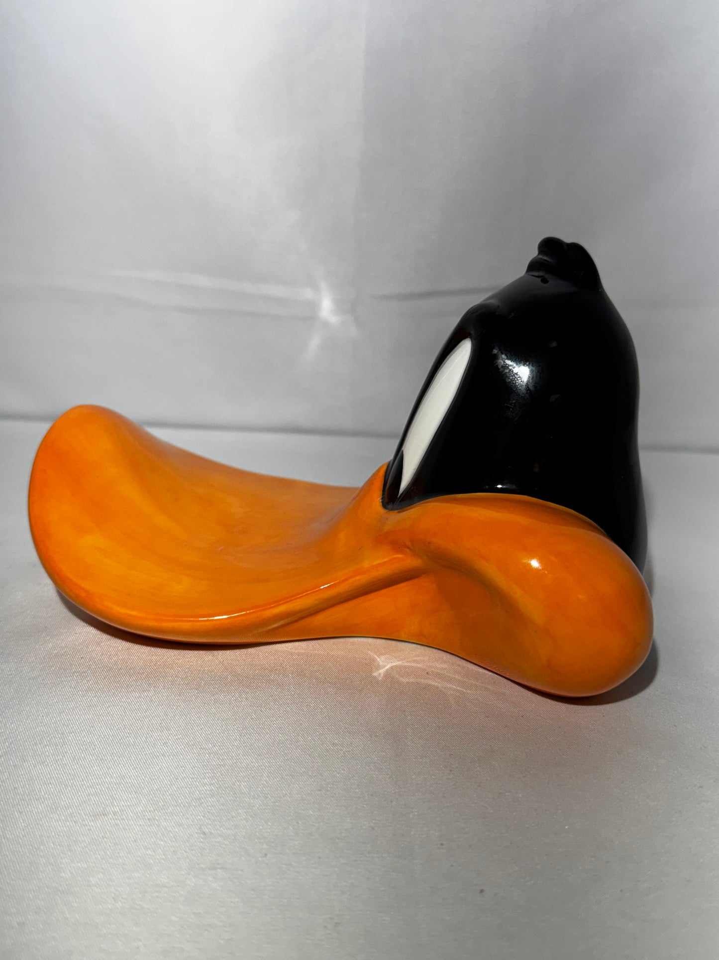 Vintage 1990s Warner Bros Looney Tunes Daffy Duck Ceramic Soap Dish