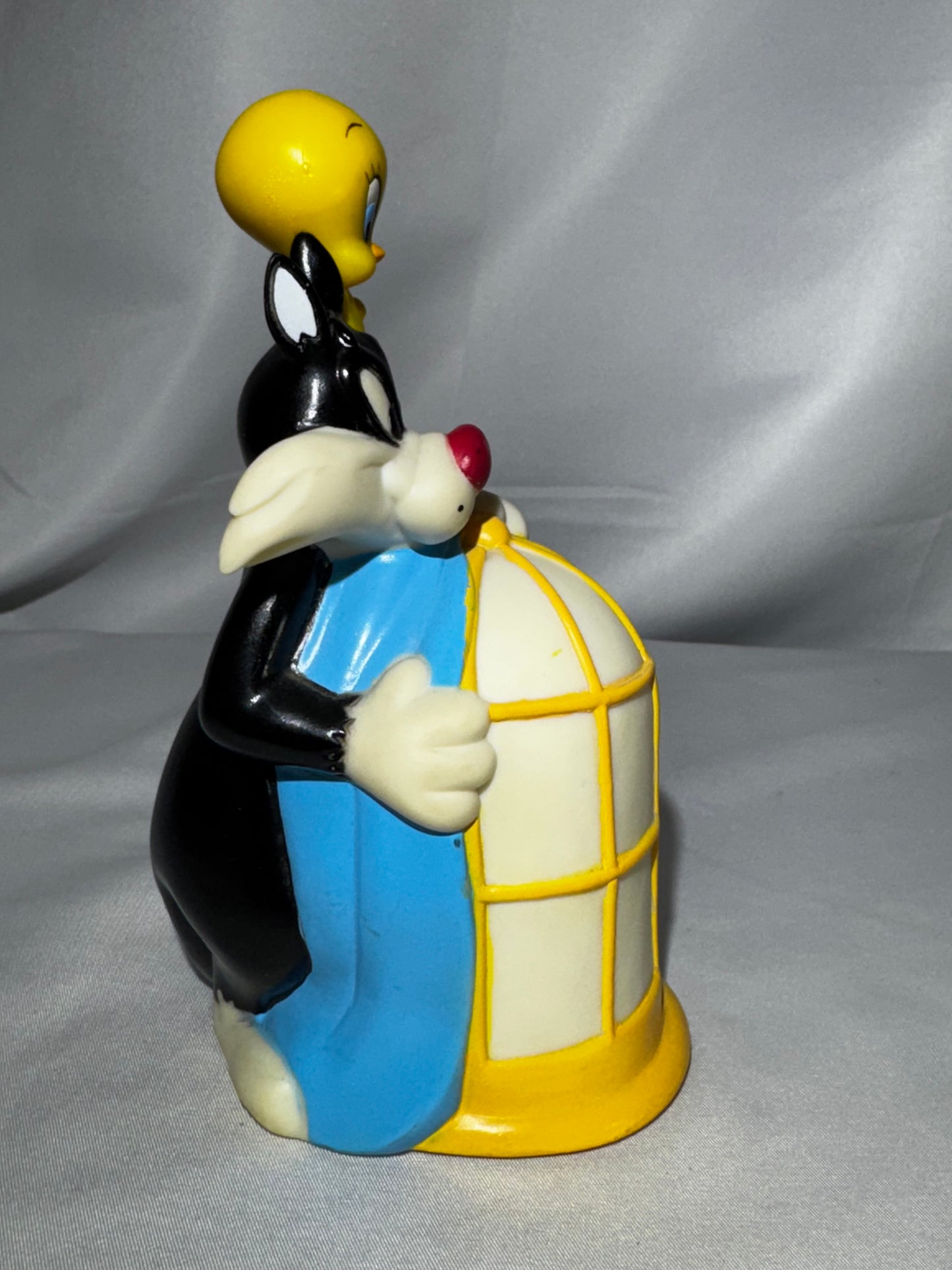 Vintage 1994 Warner Bros. Looney Tunes Sylvester & Tweety Piggy Bank
