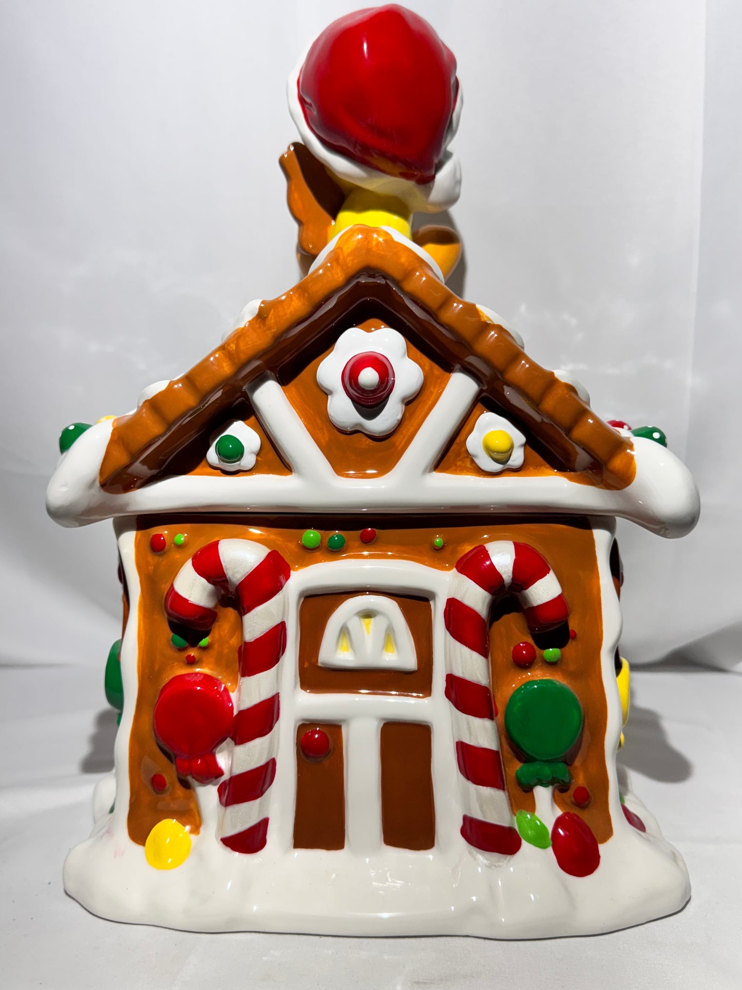 Looney Tunes Warner Brothers Christmas Gingerbread House Cookie Jar – Tweety & Sylvester