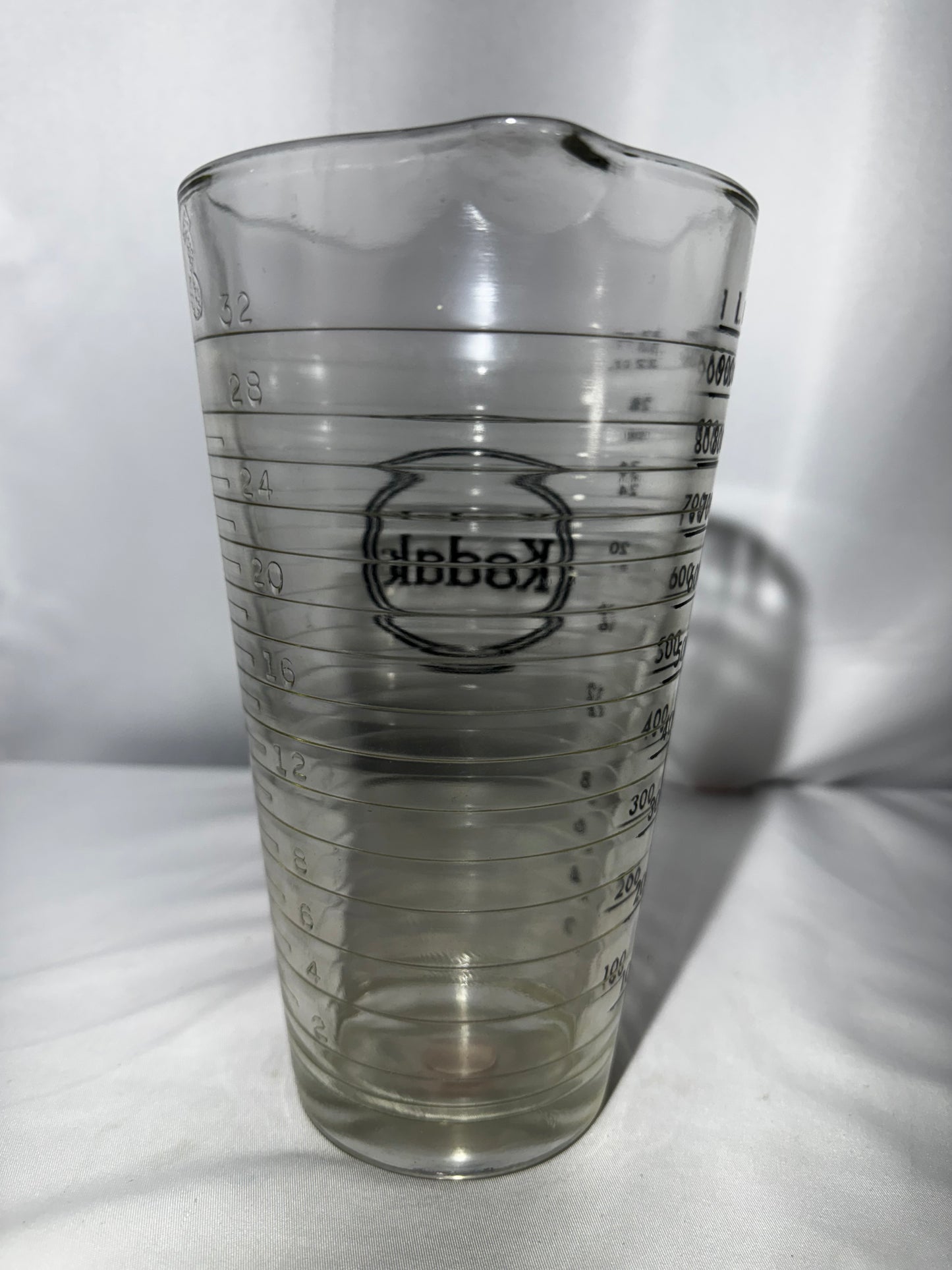 Vintage Kodak Darkroom Graduate Glass Measuring Pitcher 1 Liter 32oz Photo Lab