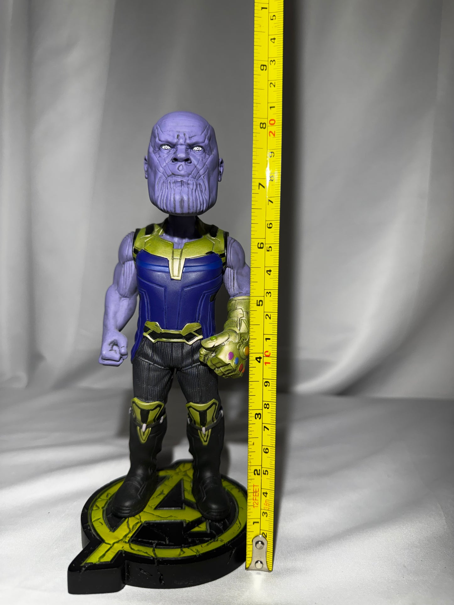 NECA Thanos Head Knocker Avengers Infinity War Resin Bobblehead Figure 8”