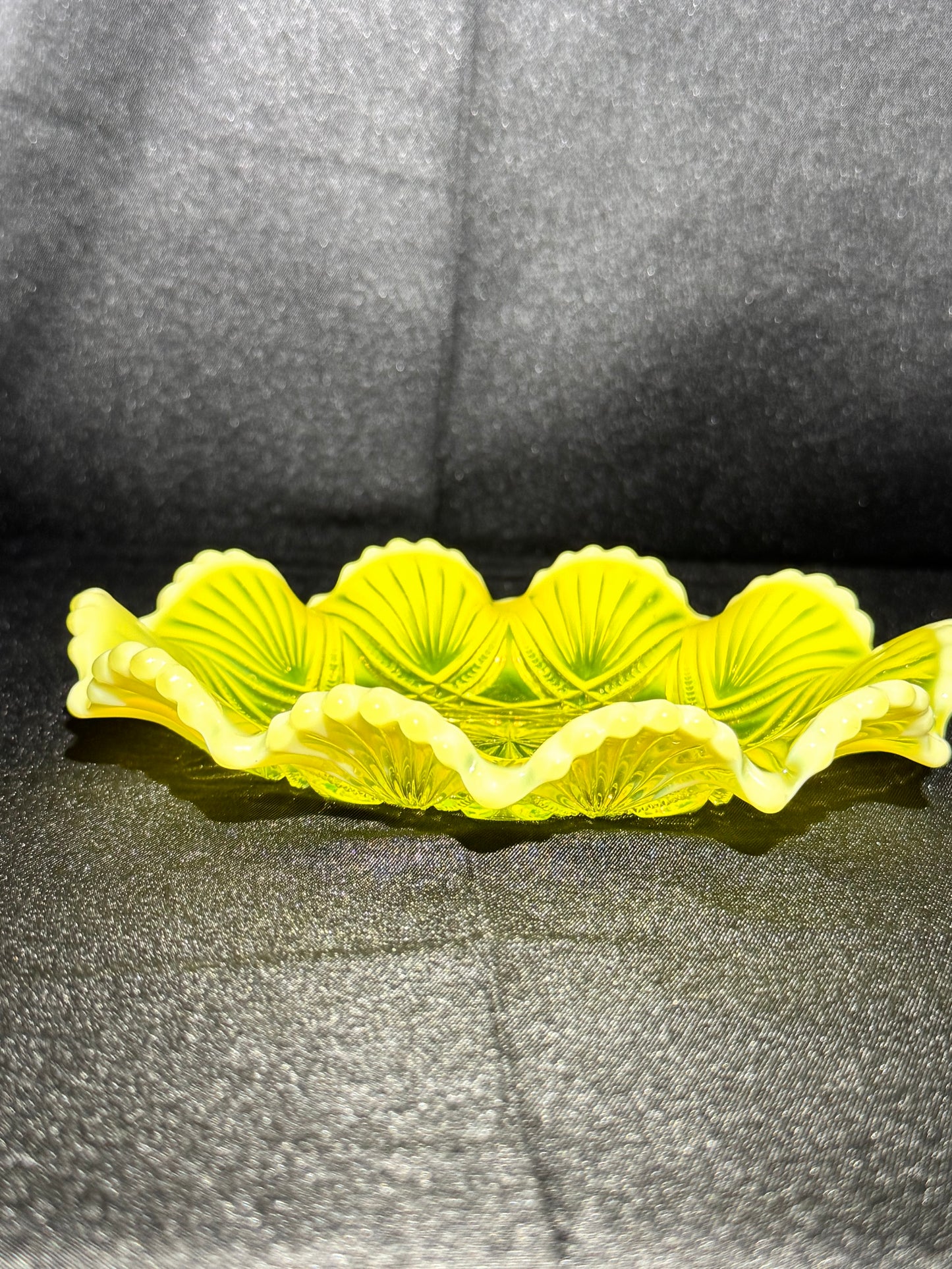 Uranium Davidson Primrose Pearline Glass 6”Bowl – EAPG