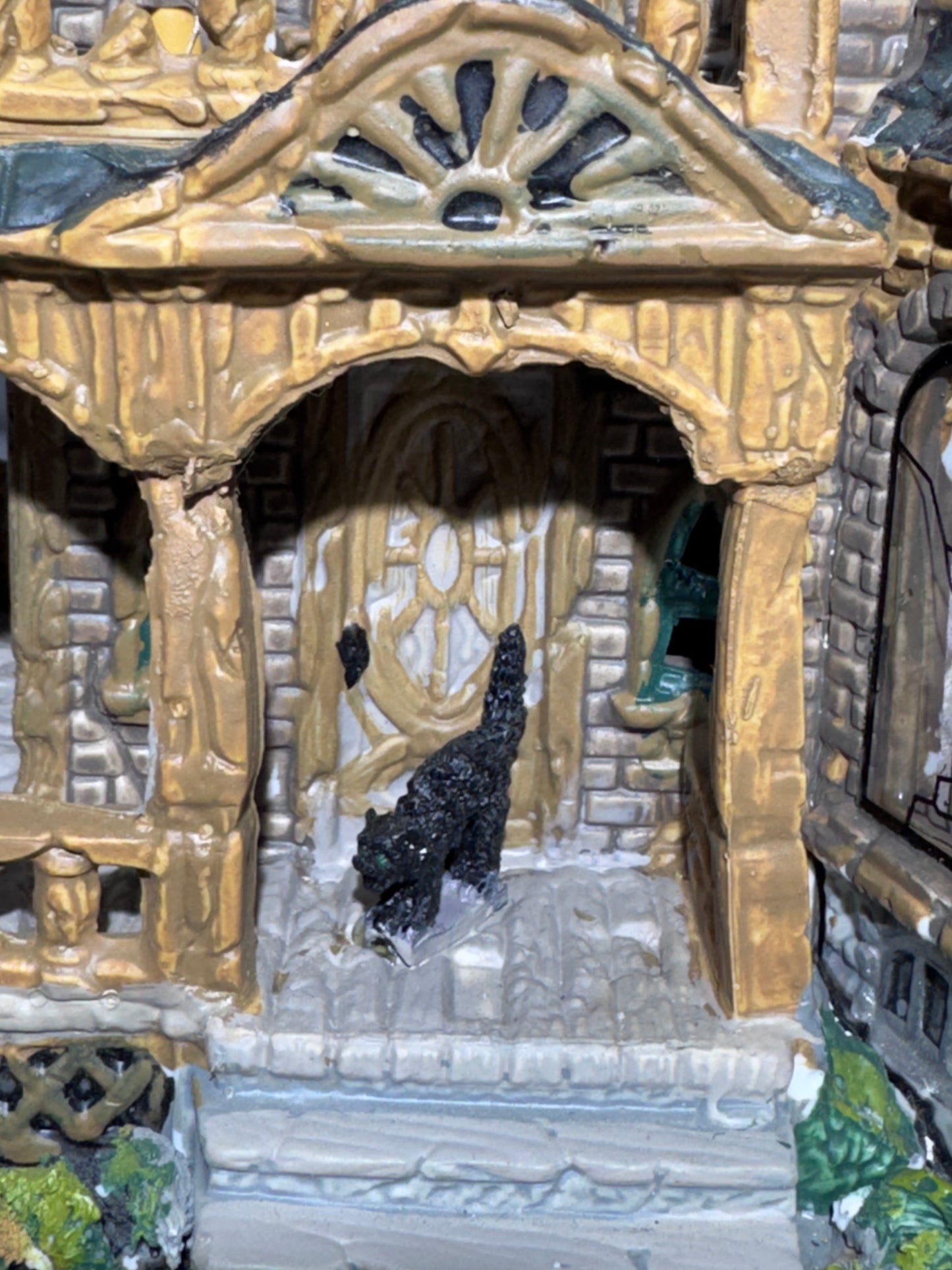 Lemax Spooky Town Withered Mansion #45662 – Retired 2014–2019 Halloween Village