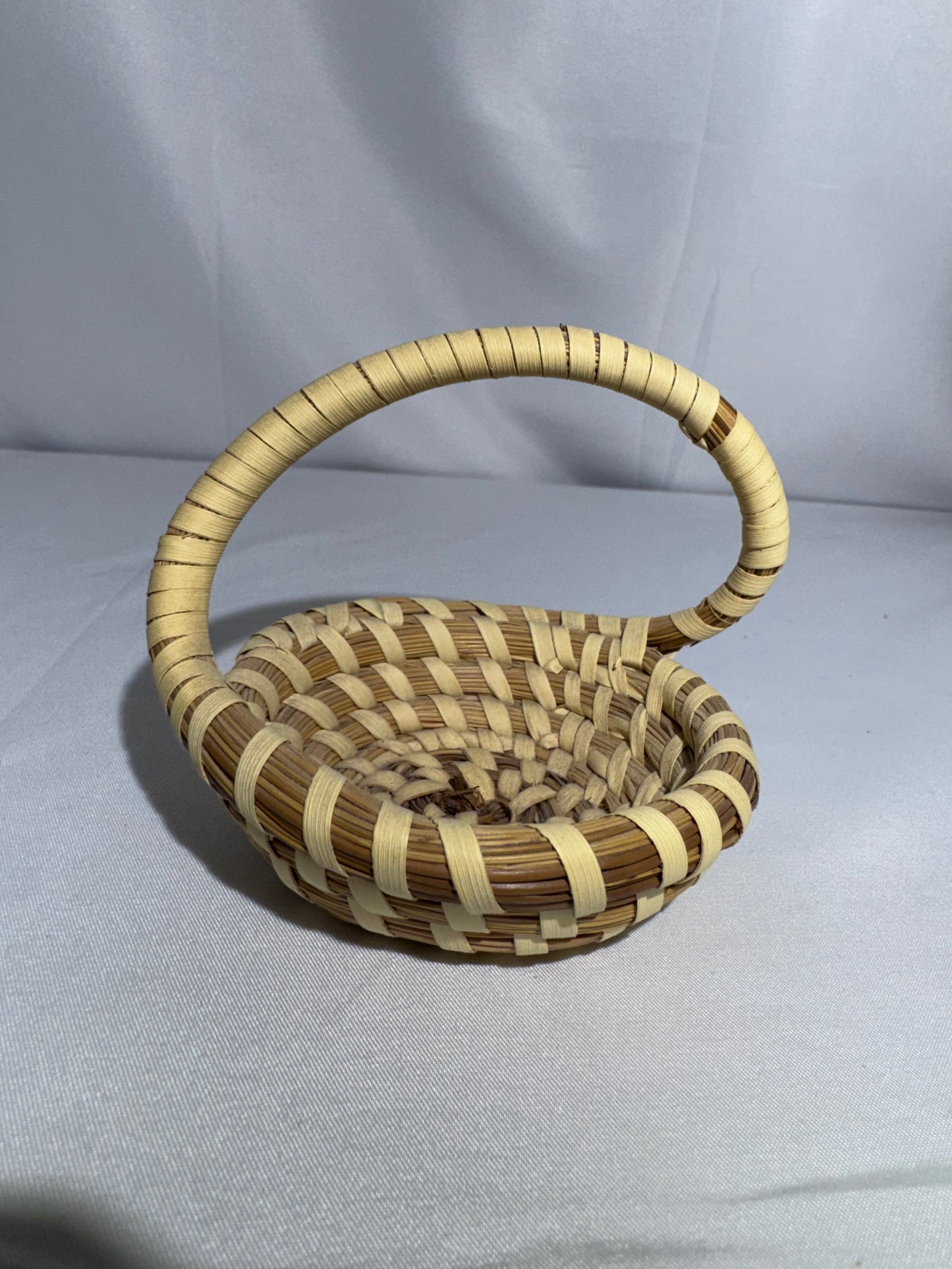 Charleston Gullah Sweetgrass Mini Basket – Handwoven with Handle