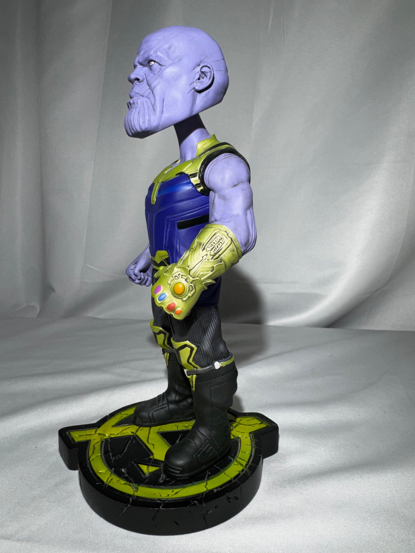NECA Thanos Head Knocker Avengers Infinity War Resin Bobblehead Figure 8”