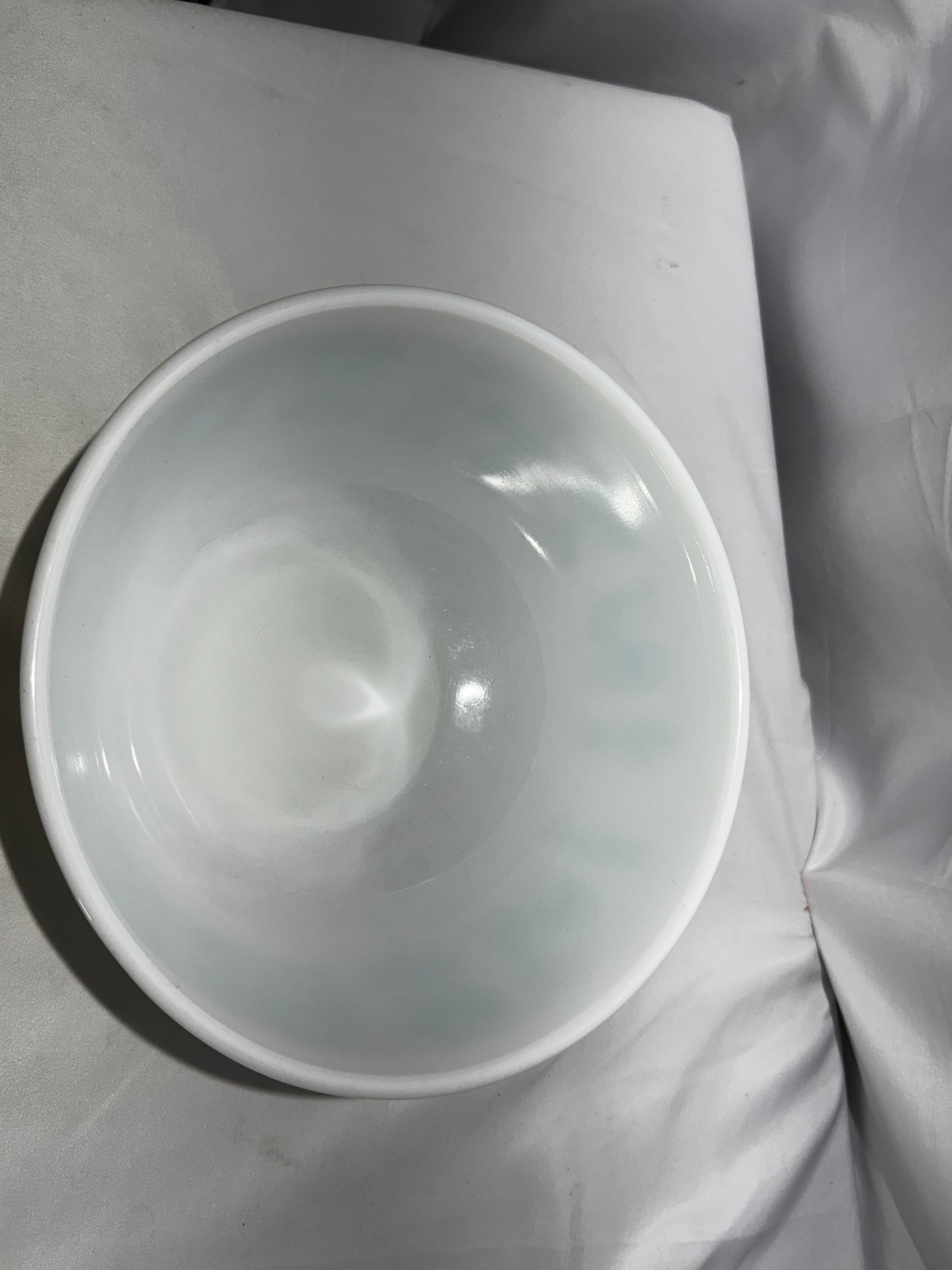 Rare Vintage Pyrex 403 Amish Butterprint Mixing Bowl – Reverse Pattern lady on the left– Turquoise on White